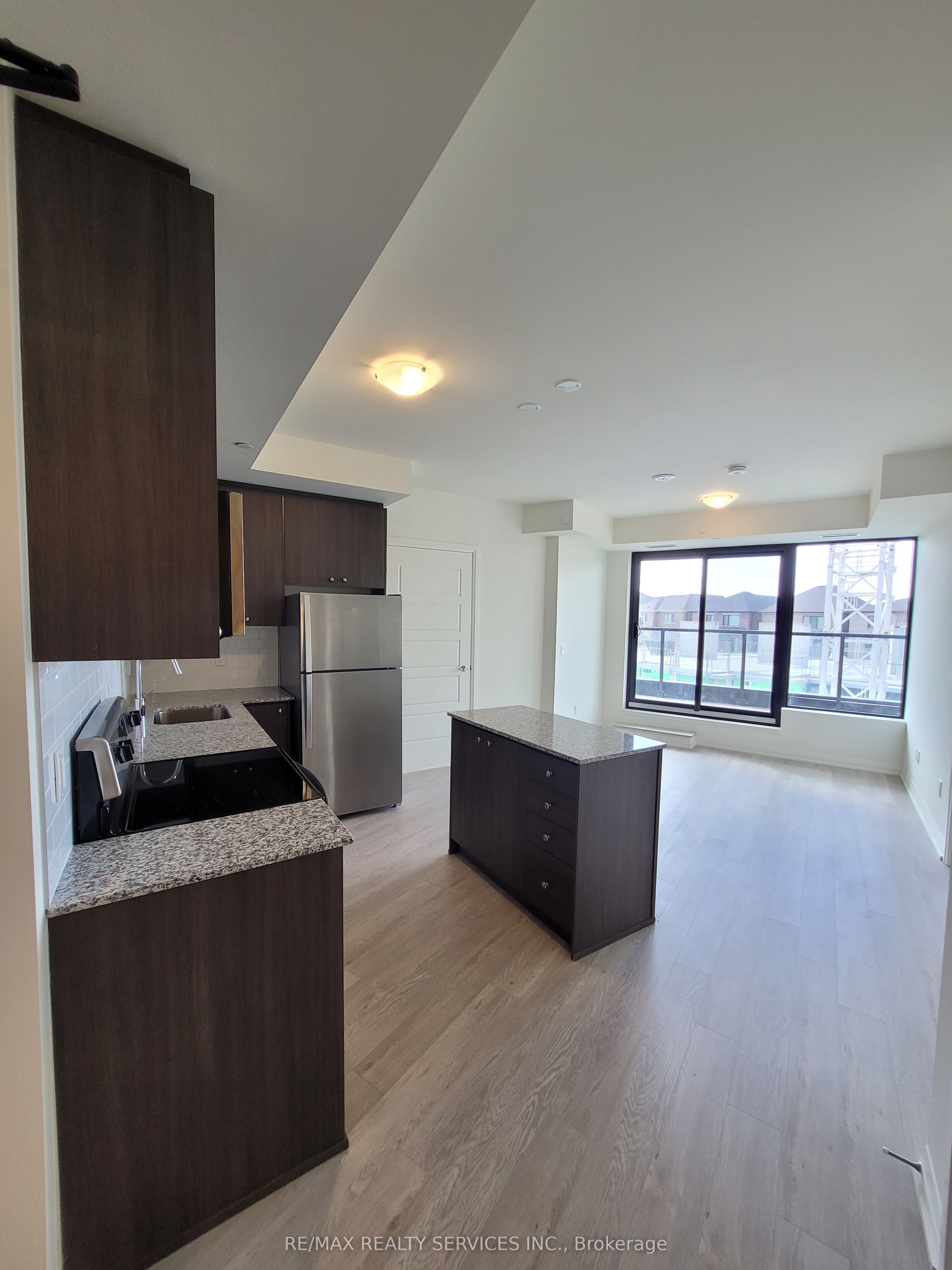 3006 William Cutmore Boulevard 212 Property Photo 5