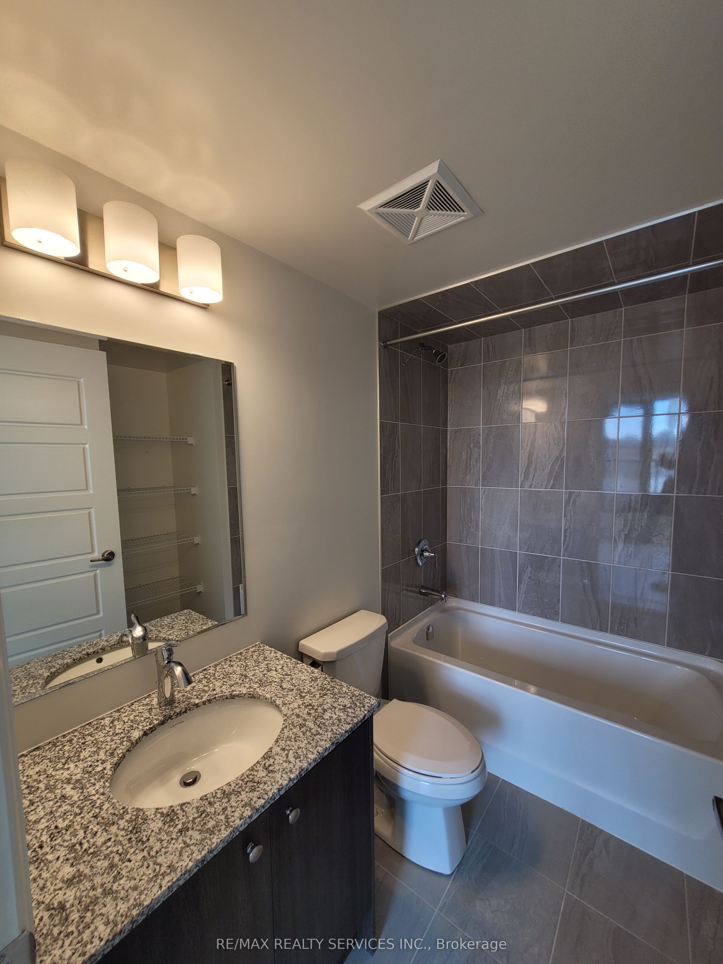 3006 William Cutmore Boulevard 212 Property Photo 7
