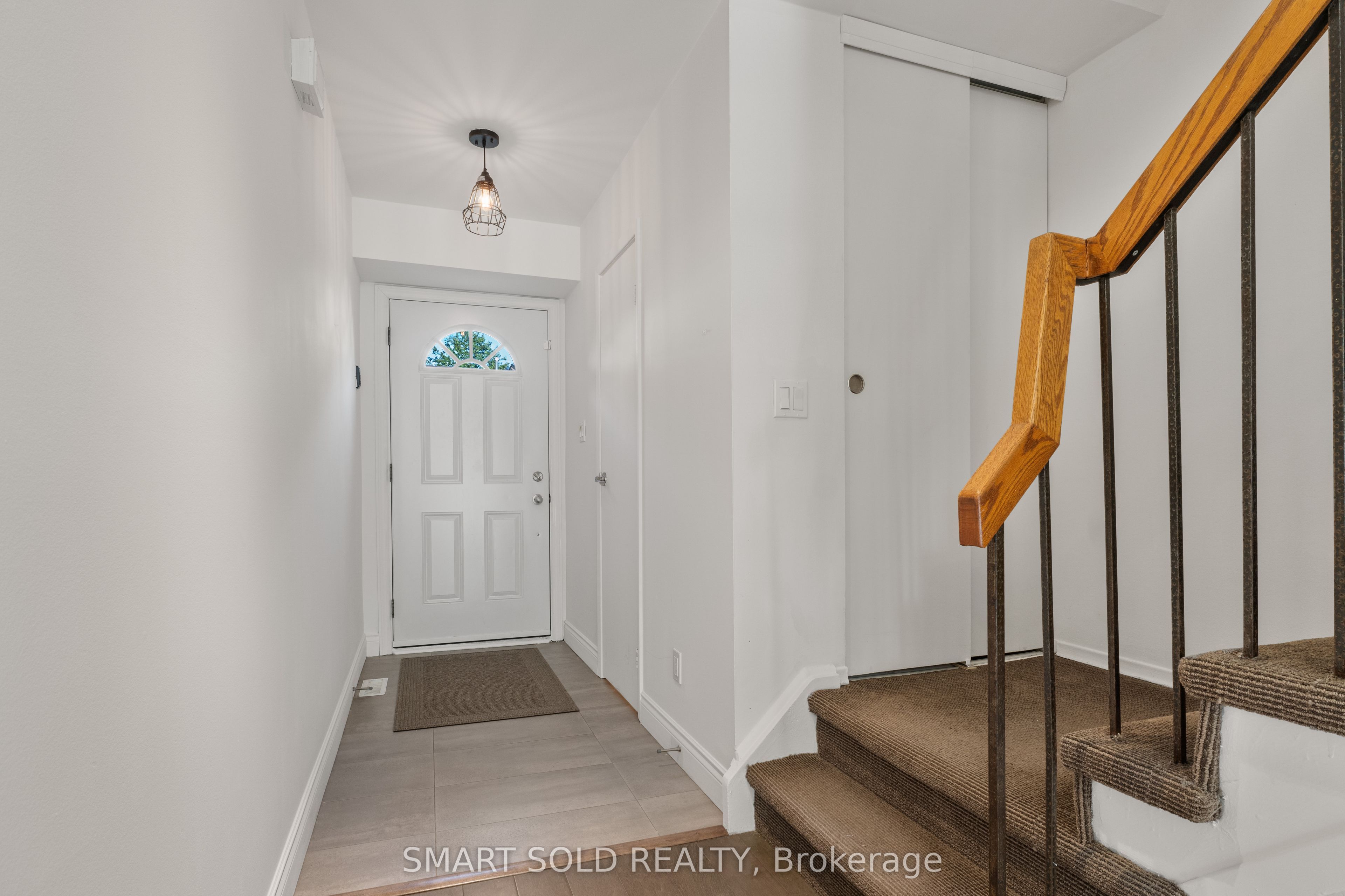 2120 Rathburn Road E 32 Property Photo 6