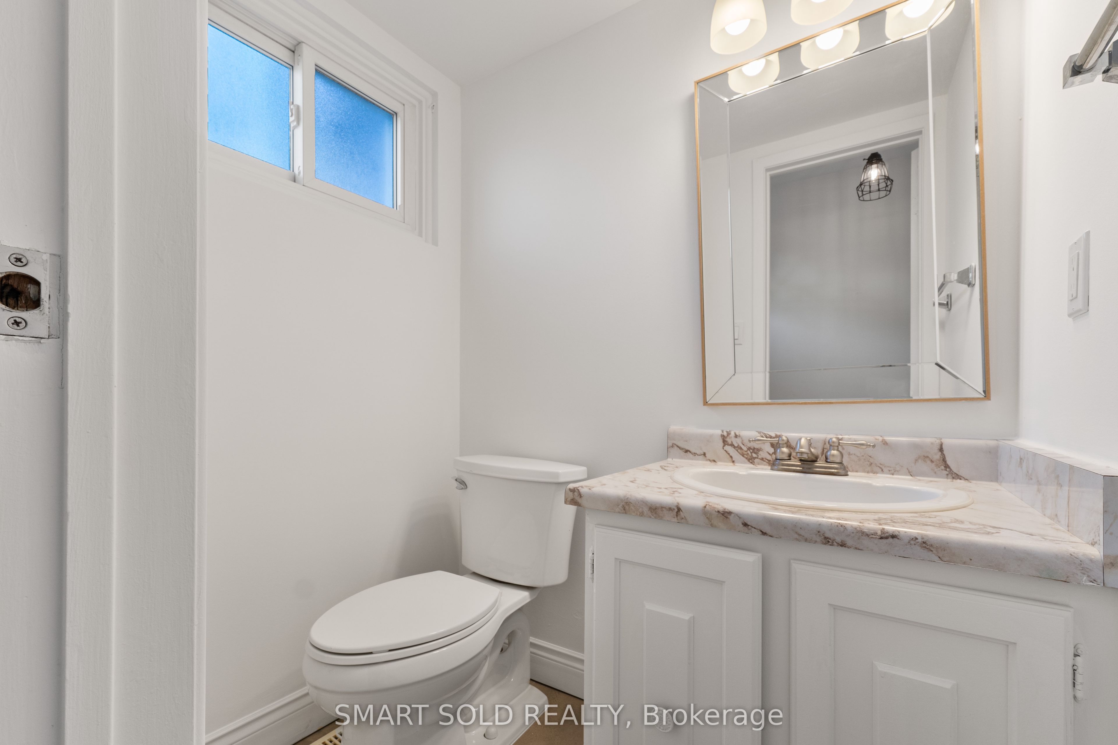 2120 Rathburn Road E 32 Property Photo 7