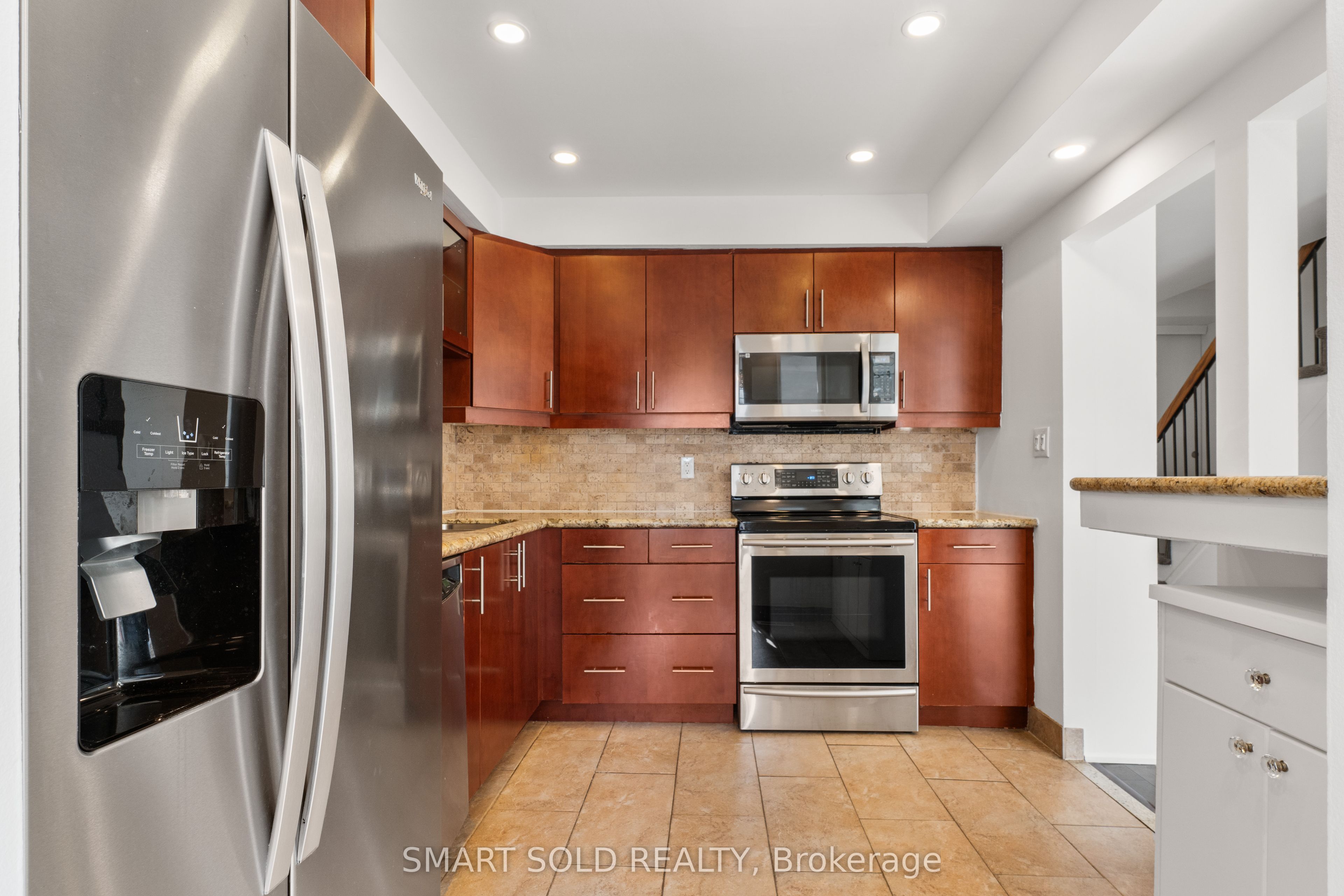 2120 Rathburn Road E 32 Property Photo 11