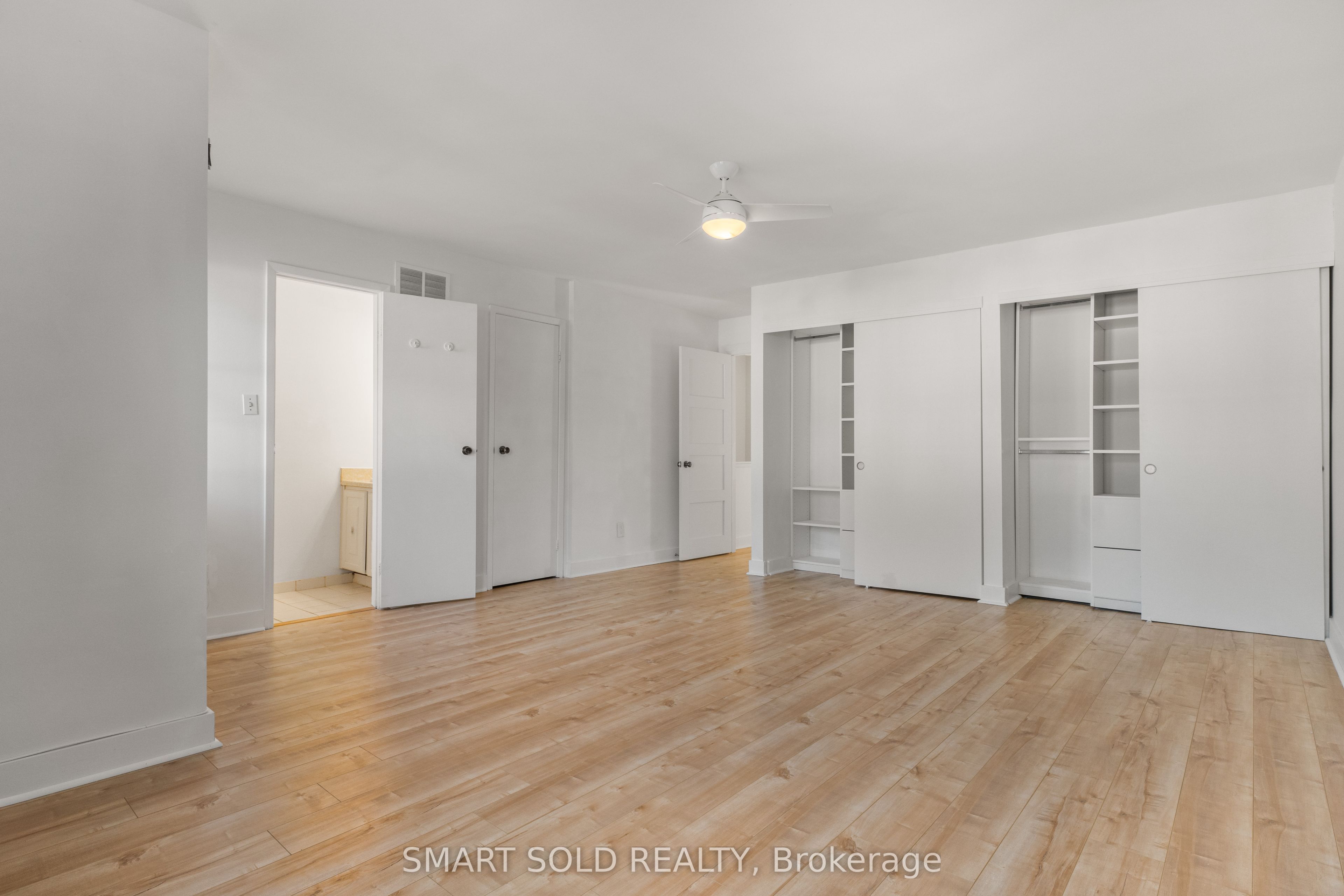 2120 Rathburn Road E 32 Property Photo 15