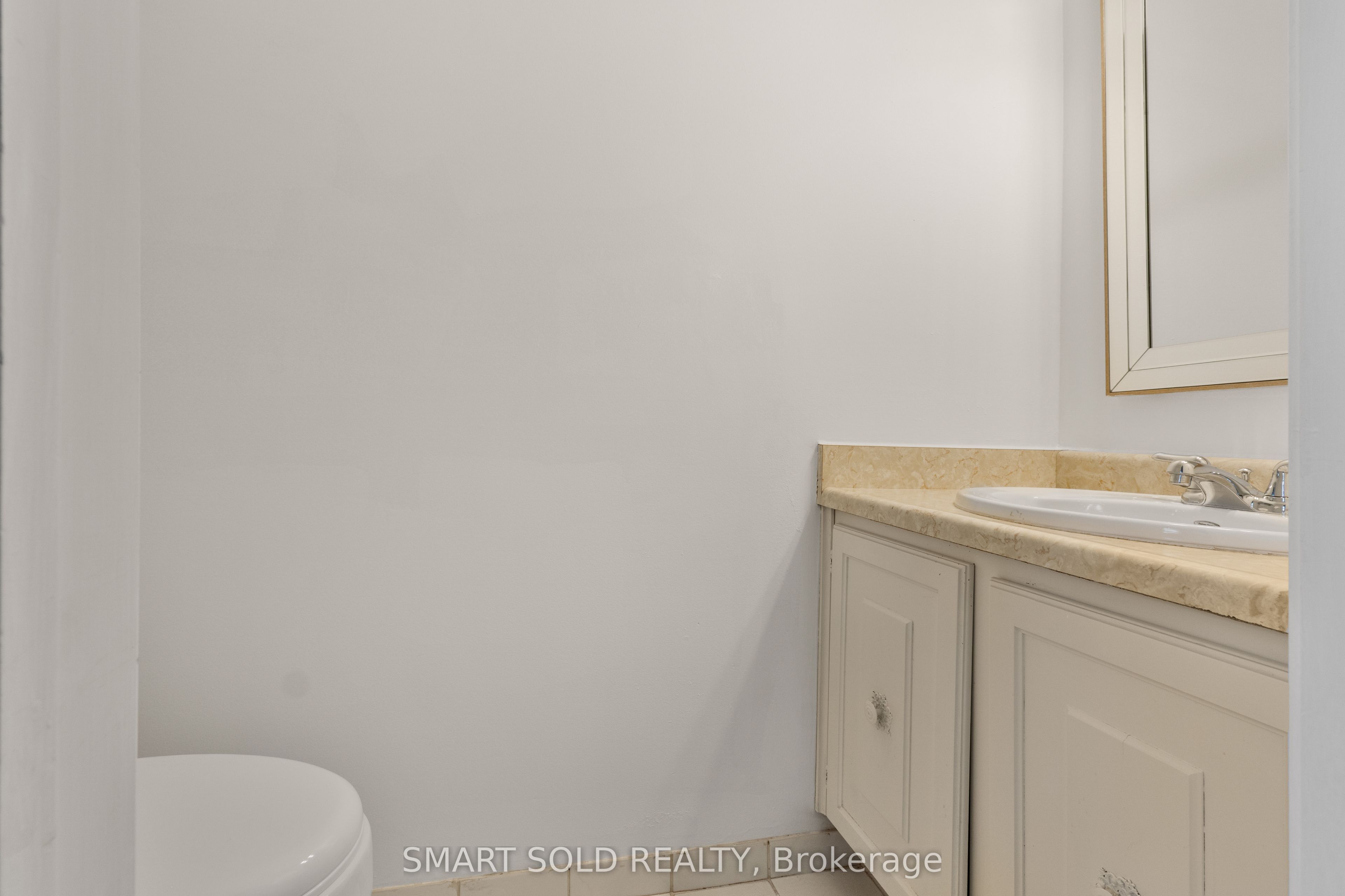 2120 Rathburn Road E 32 Property Photo 17