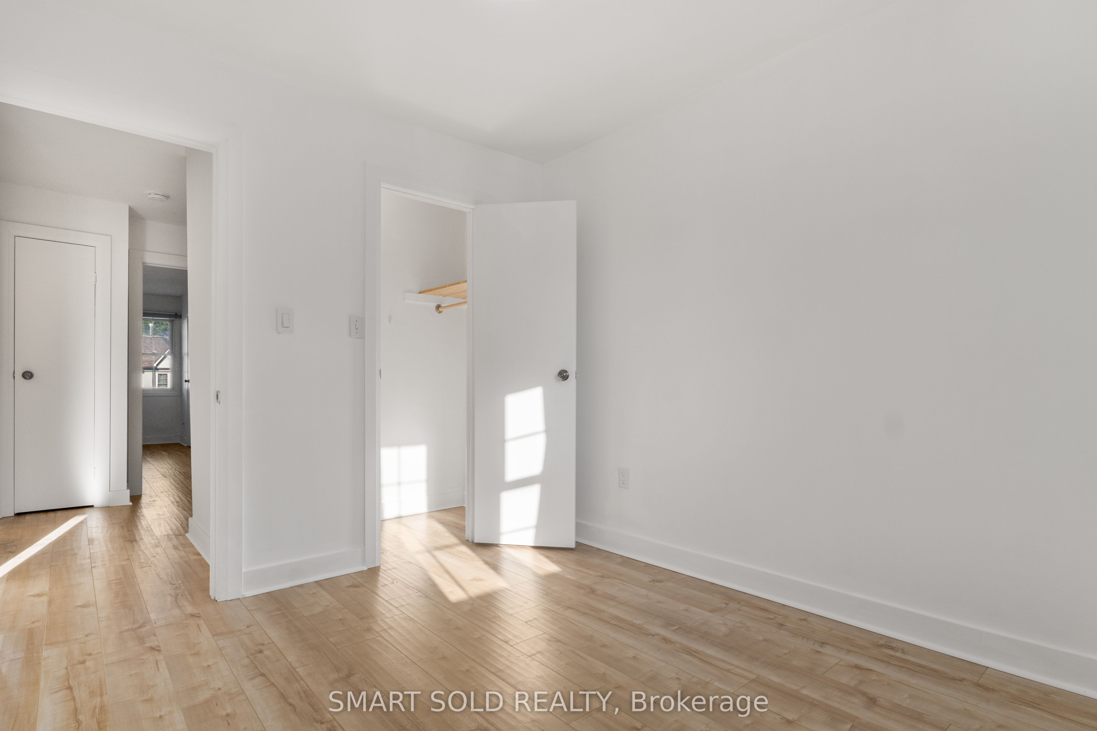 2120 Rathburn Road E 32 Property Photo 18