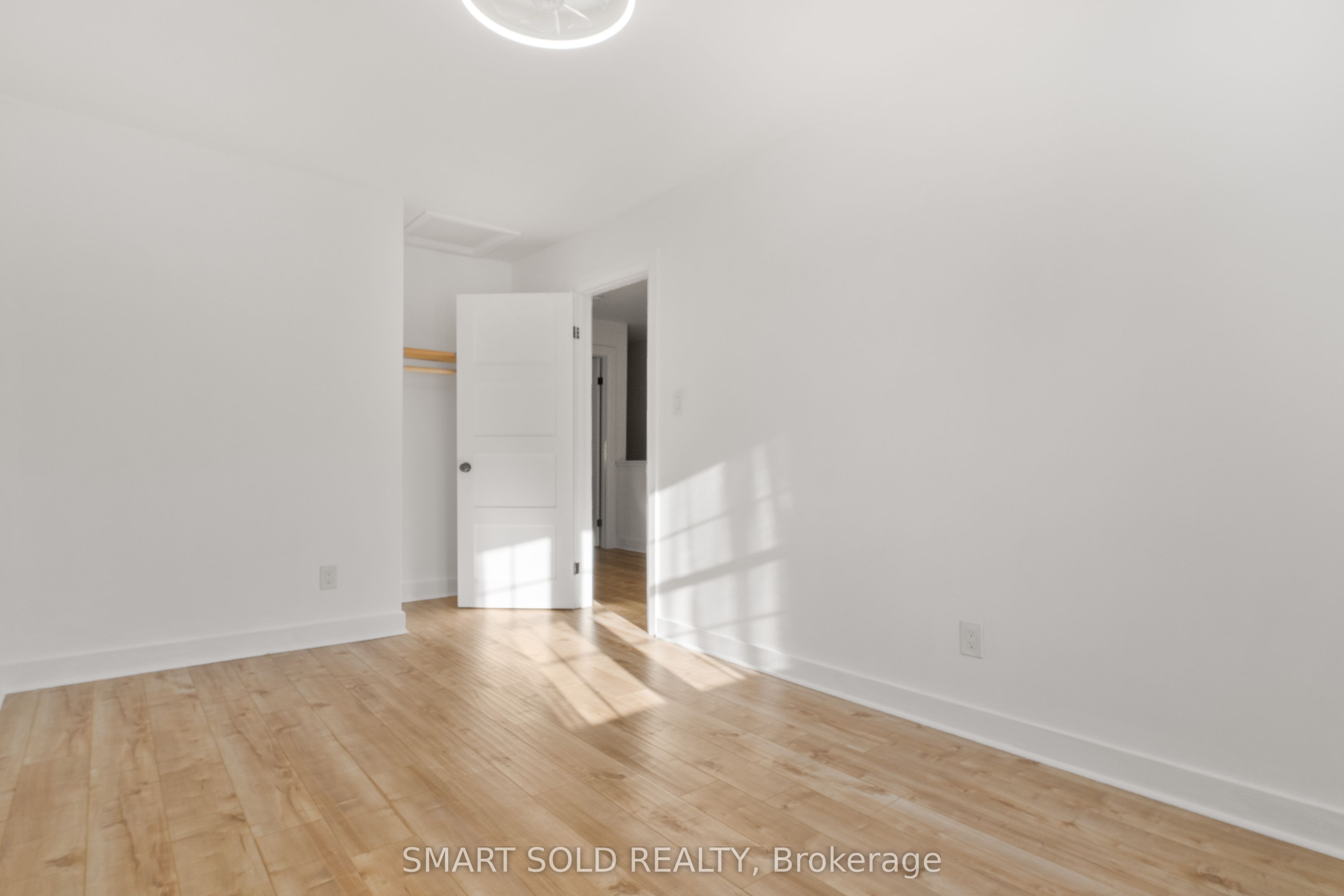 2120 Rathburn Road E 32 Property Photo 22