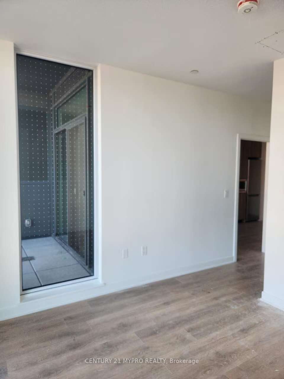 1037 The Queensway 218 Property Photo 9