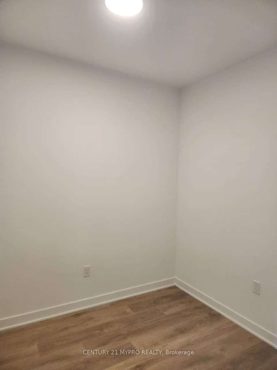 1037 The Queensway 218 Property Photo 11