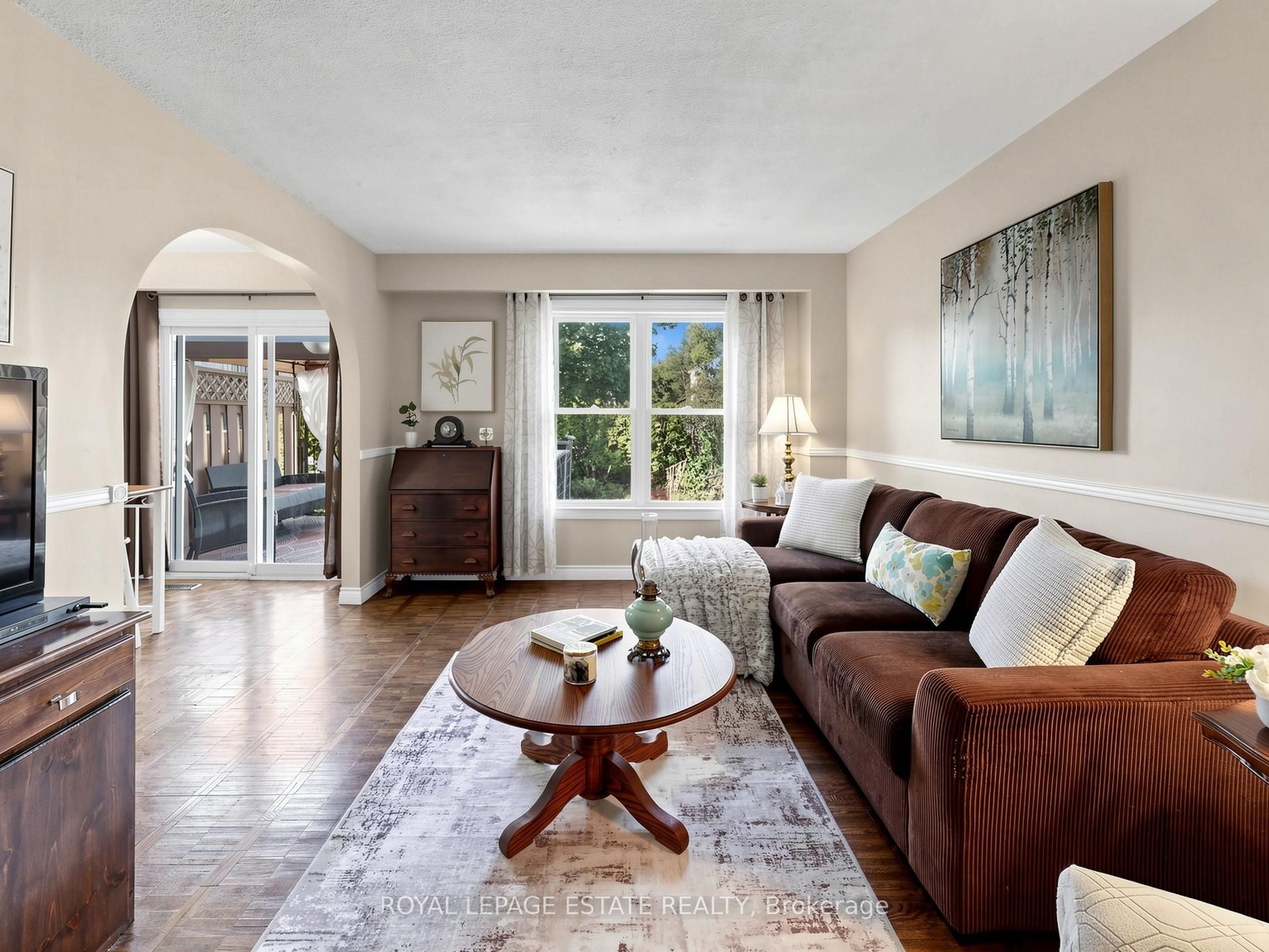 38 Burbank Crescent Property Photo 4