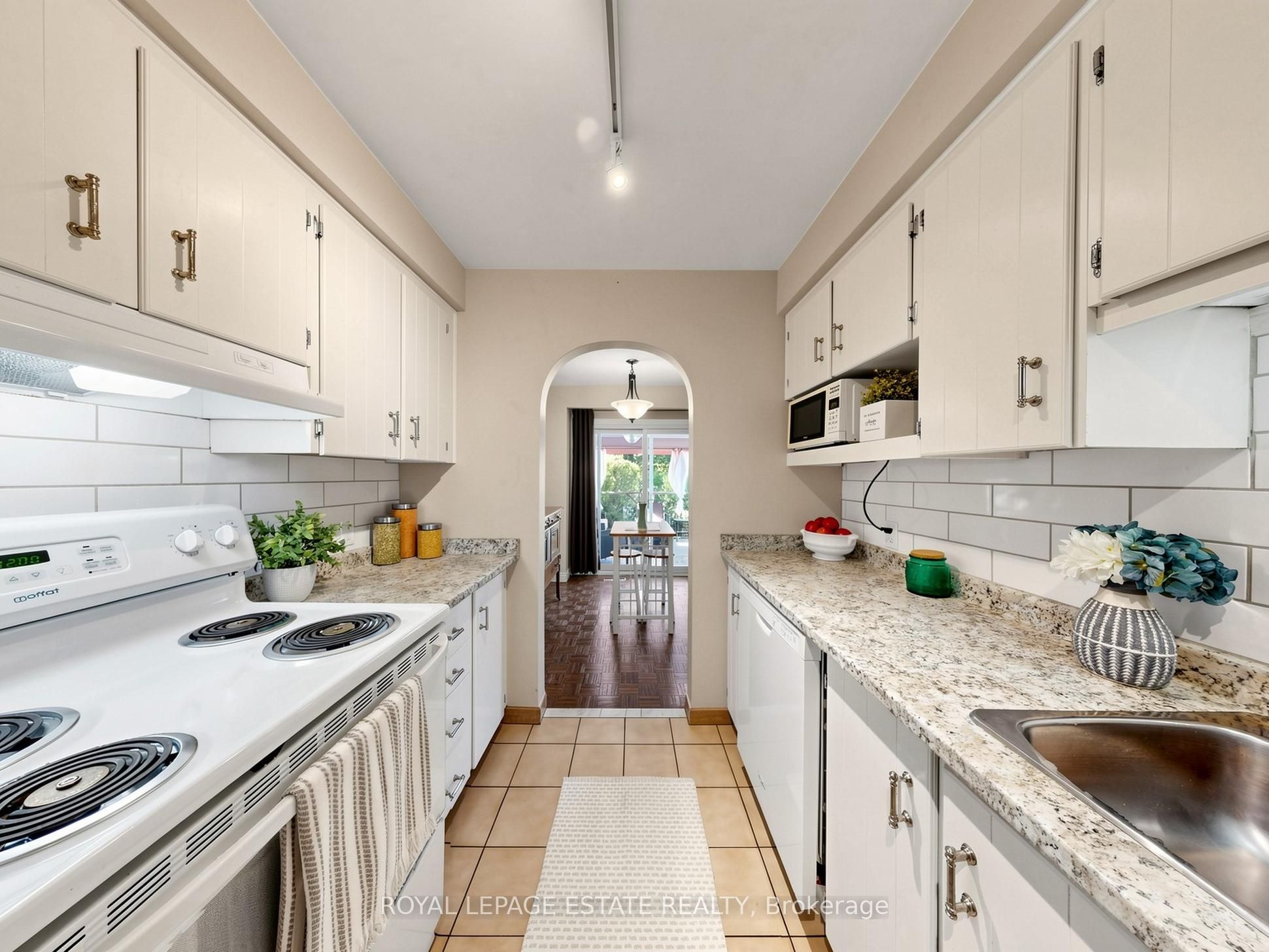 38 Burbank Crescent Property Photo 16