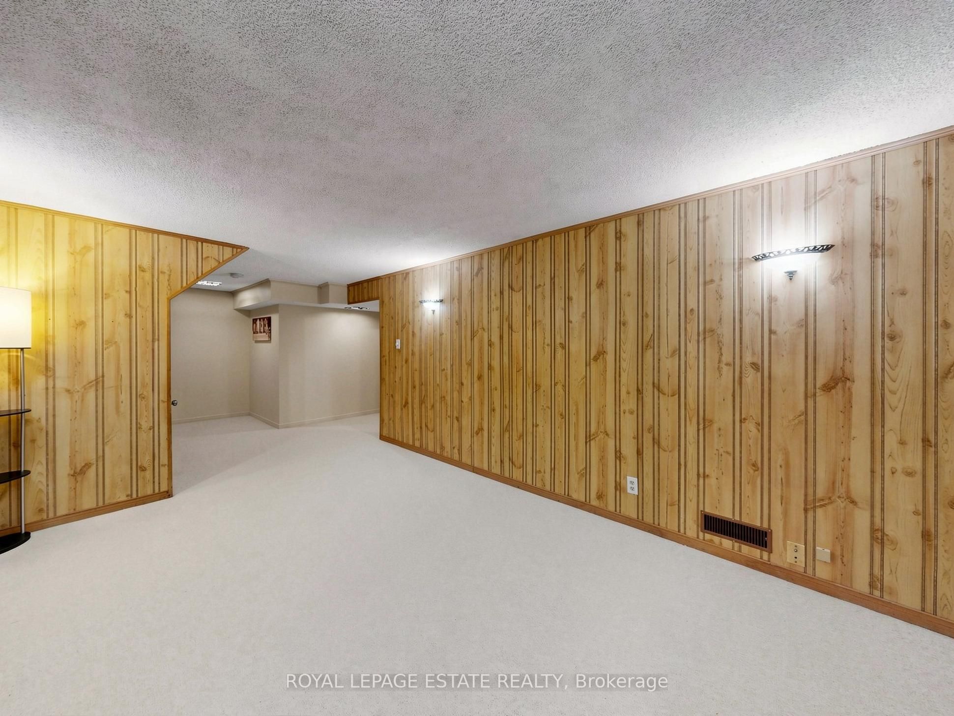 38 Burbank Crescent Property Photo 27