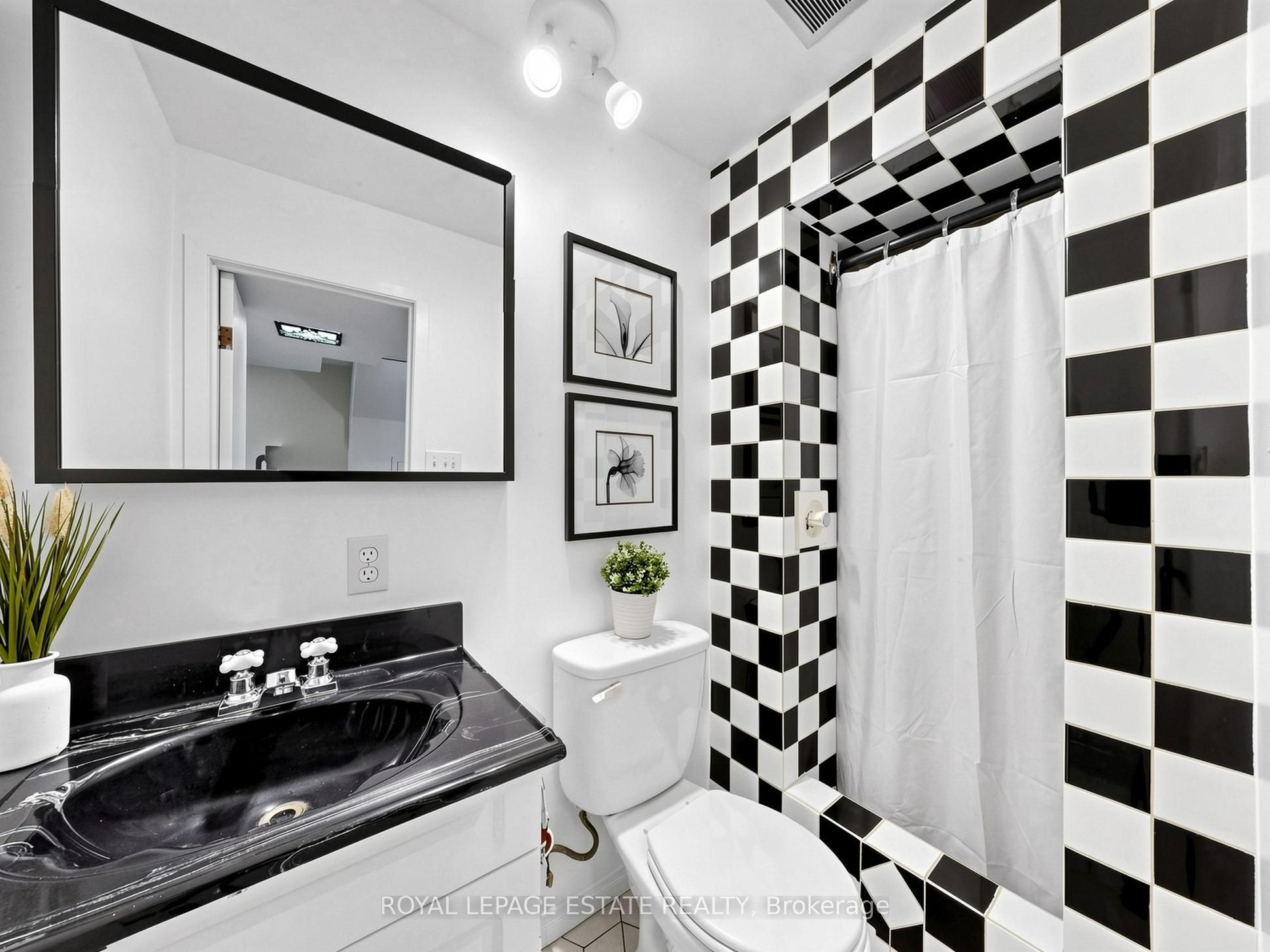 38 Burbank Crescent Property Photo 30