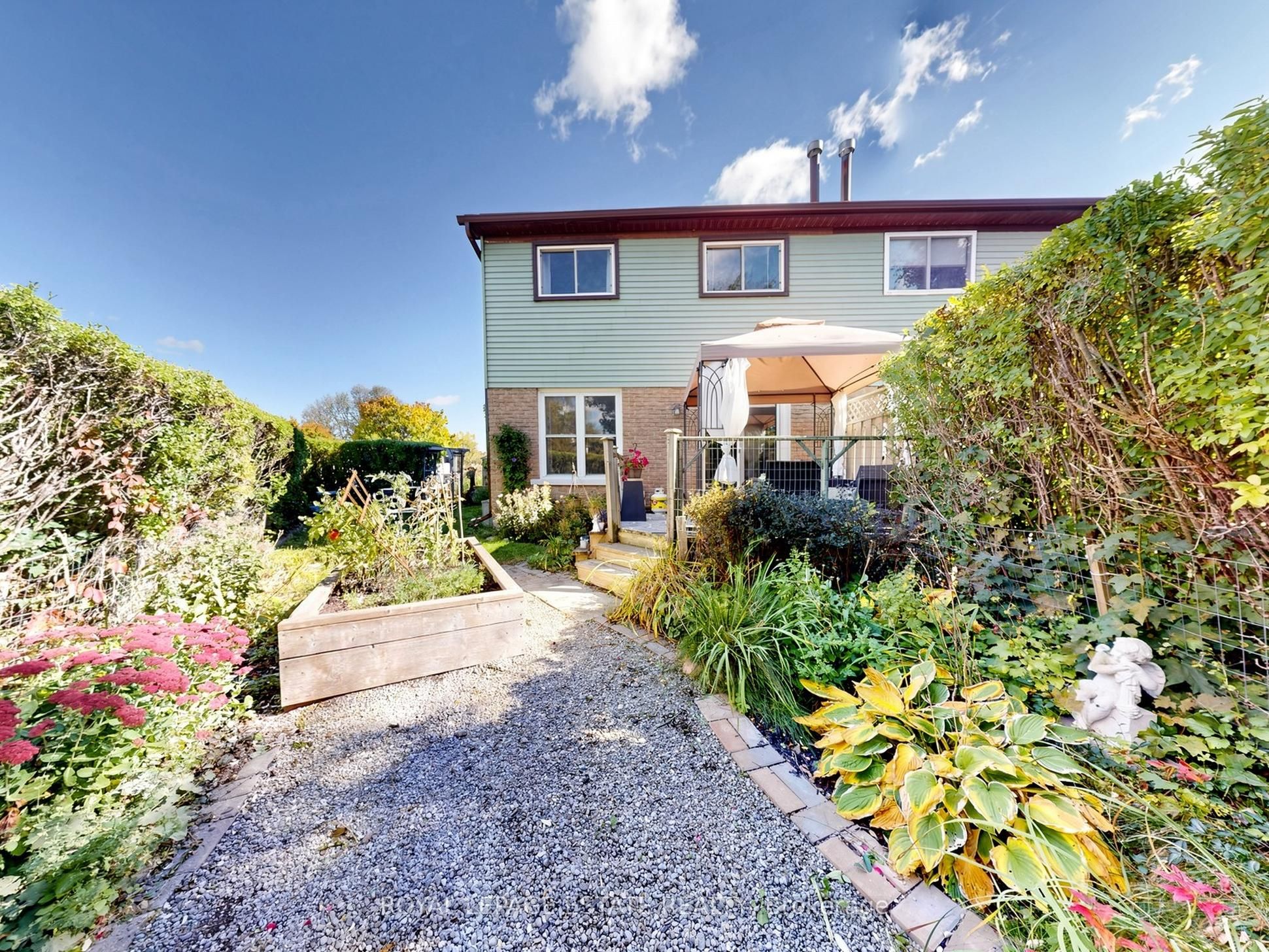 38 Burbank Crescent Property Photo 33