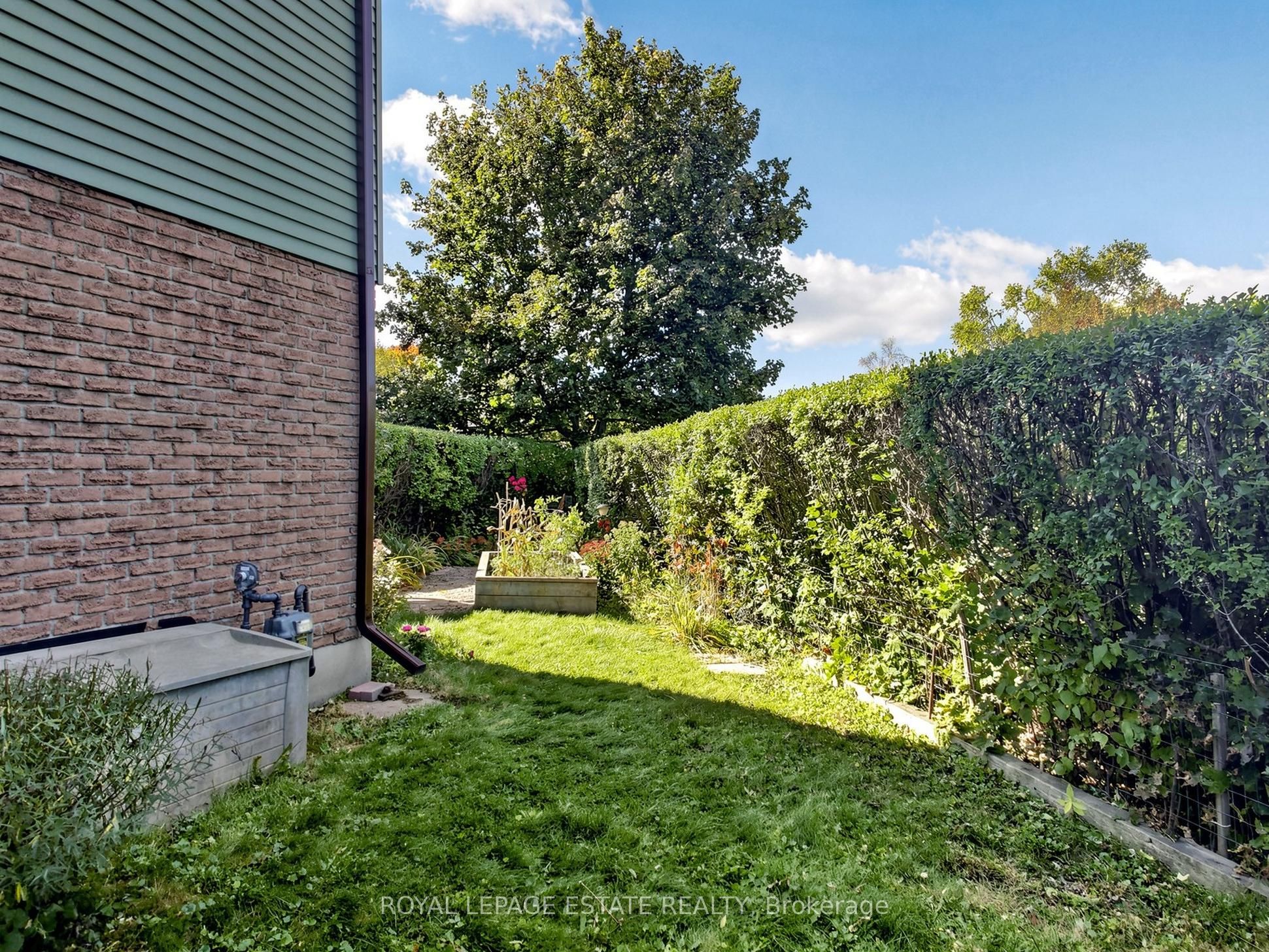 38 Burbank Crescent Property Photo 35
