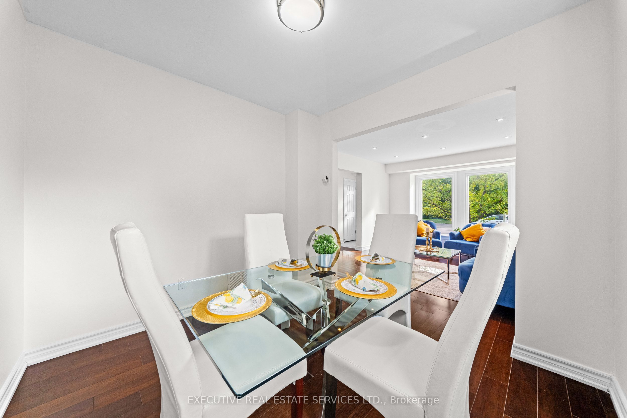 100 Centre Street N Property Photo 12