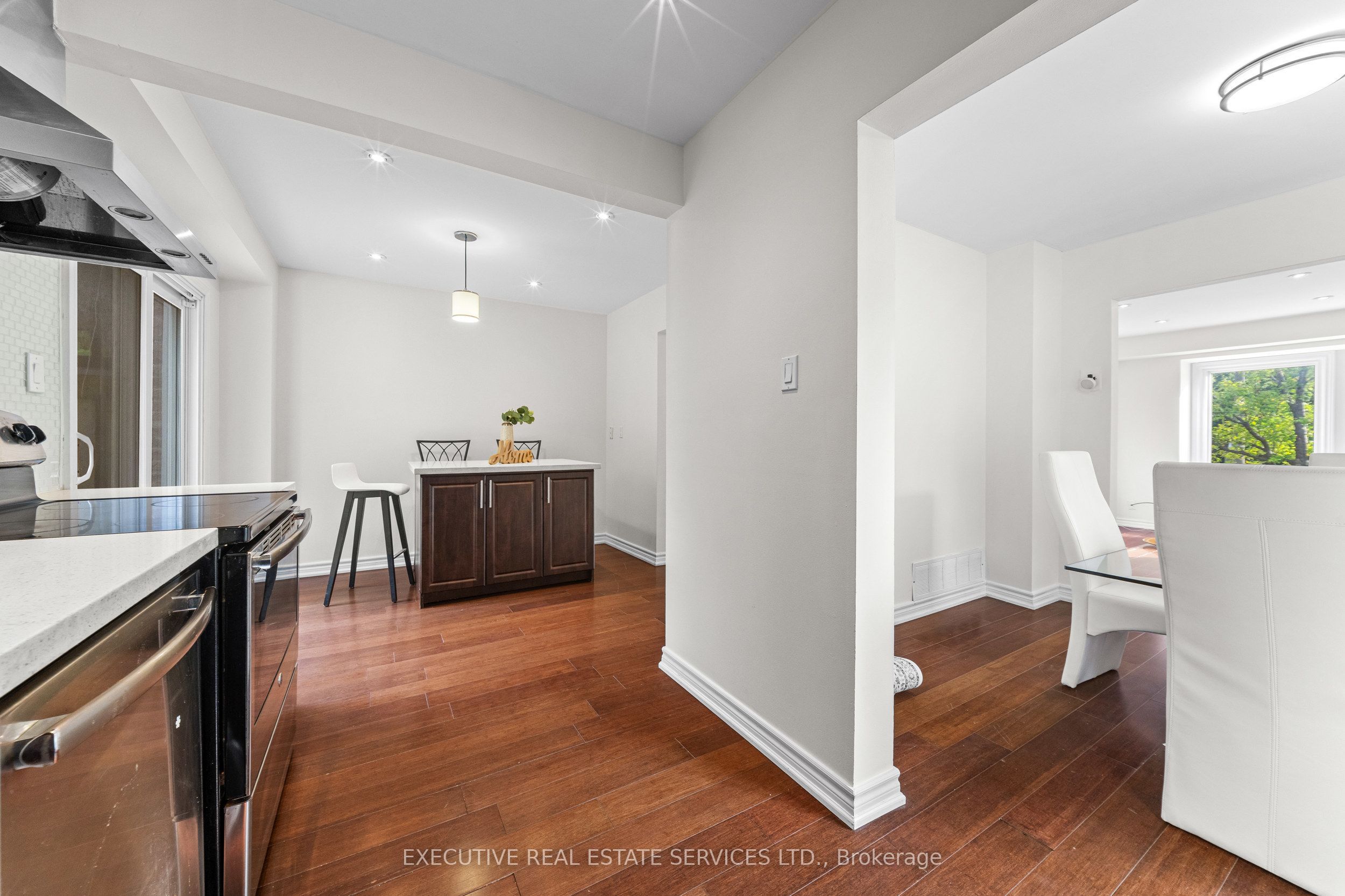 100 Centre Street N Property Photo 15