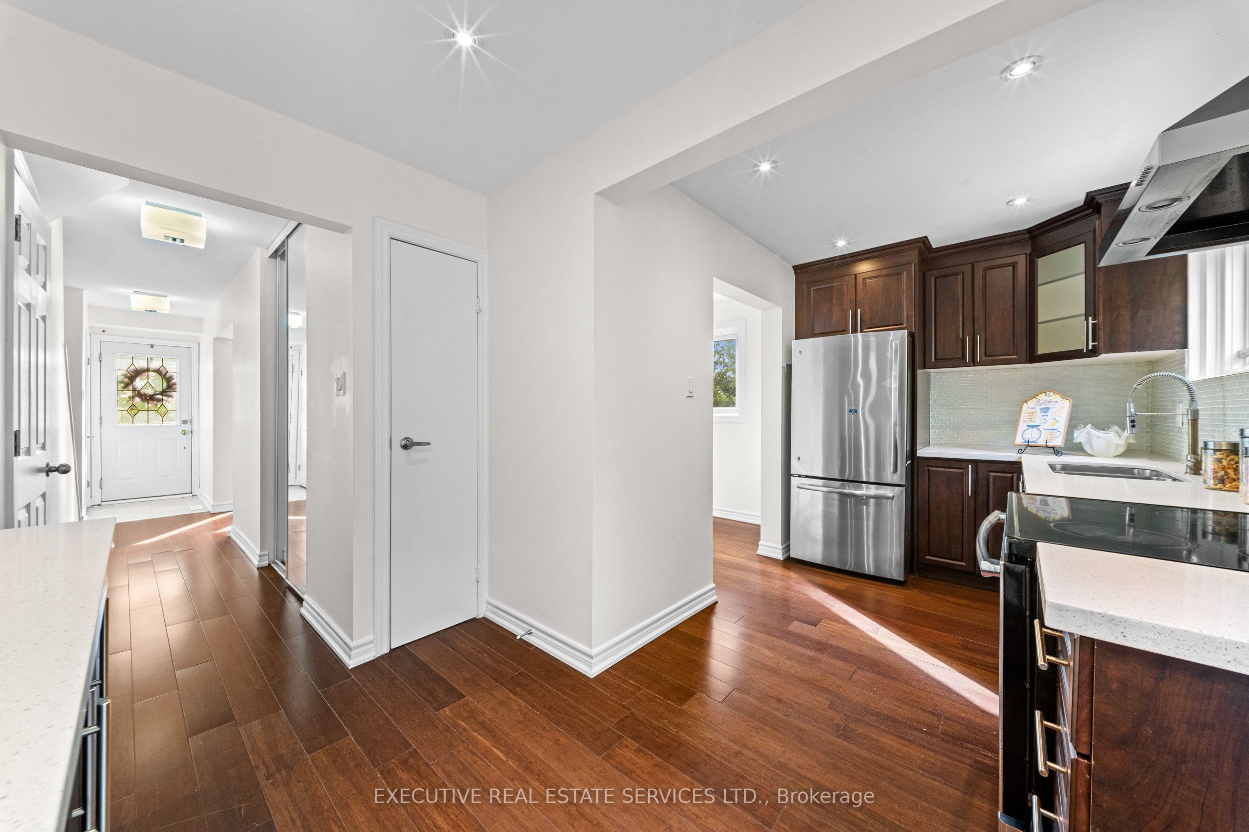 100 Centre Street N Property Photo 16