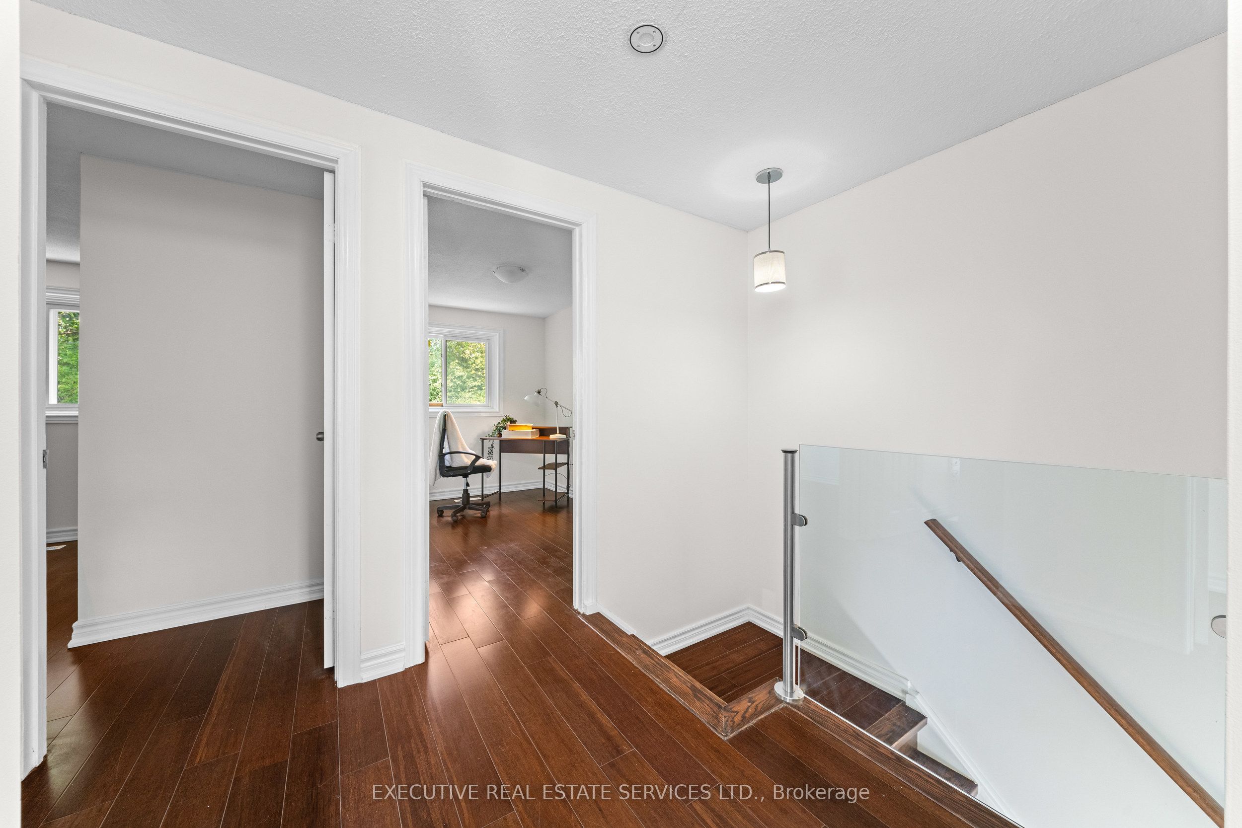 100 Centre Street N Property Photo 20