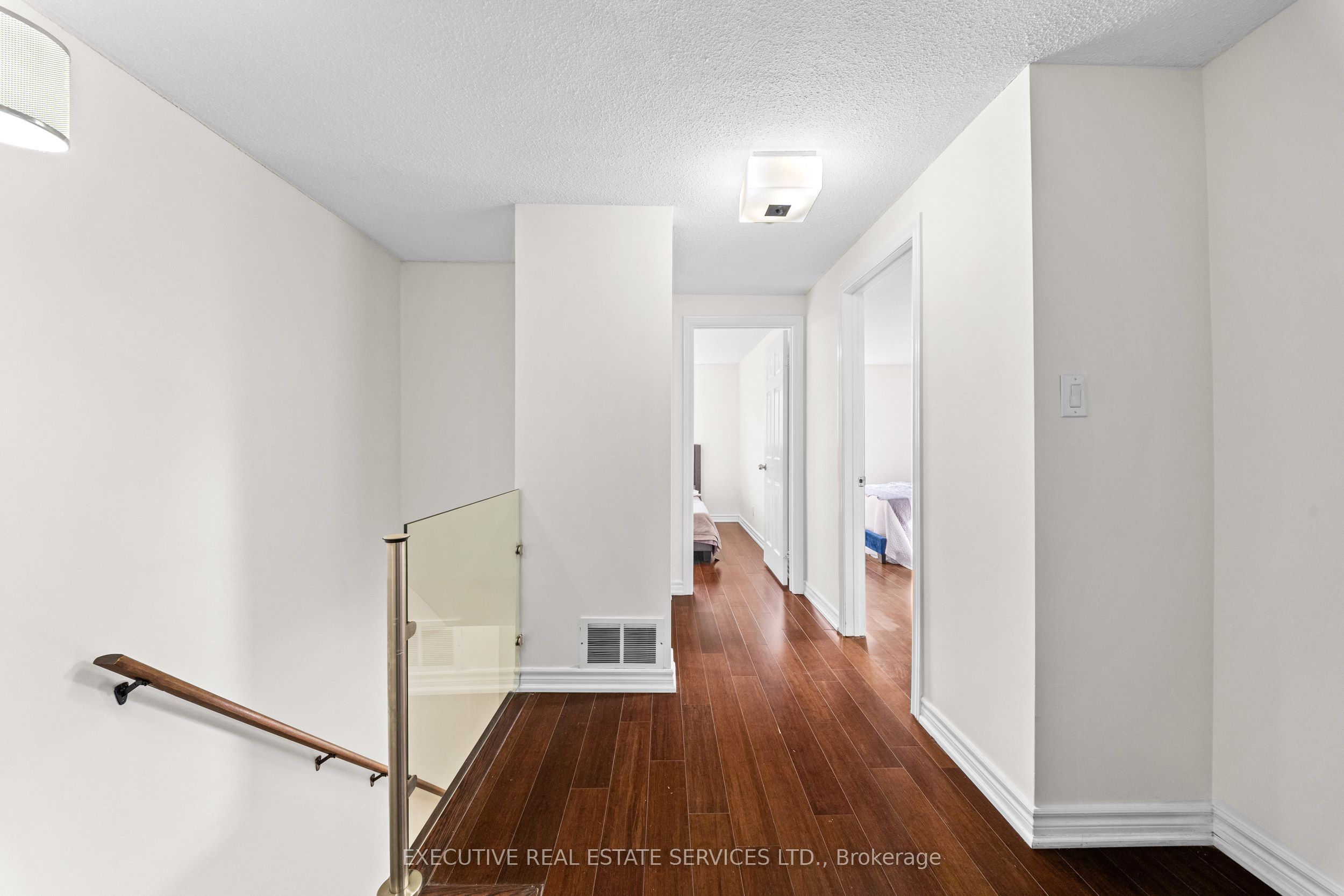 100 Centre Street N Property Photo 21