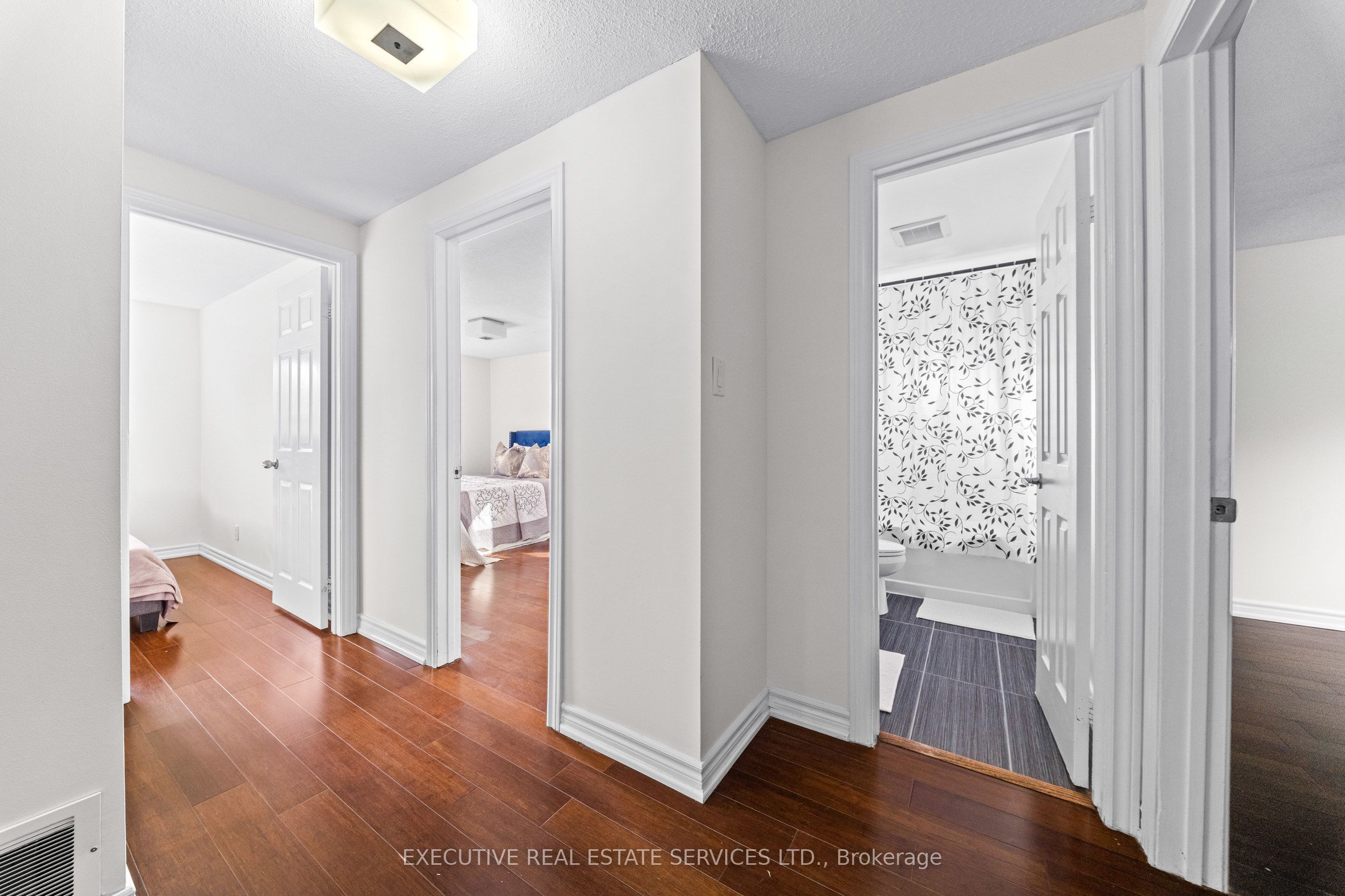 100 Centre Street N Property Photo 22