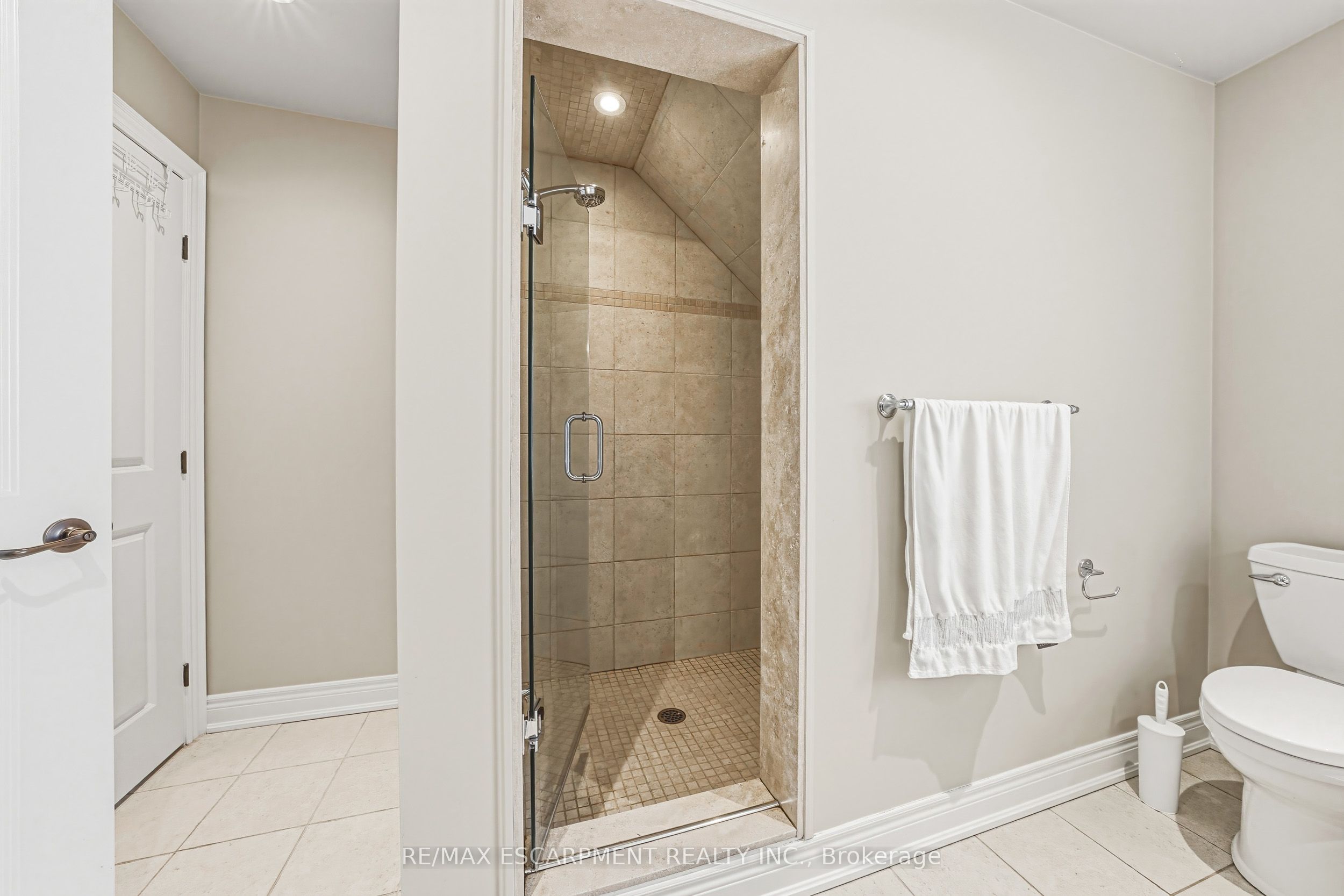 976 Shadeland Avenue 3 Property Photo 30