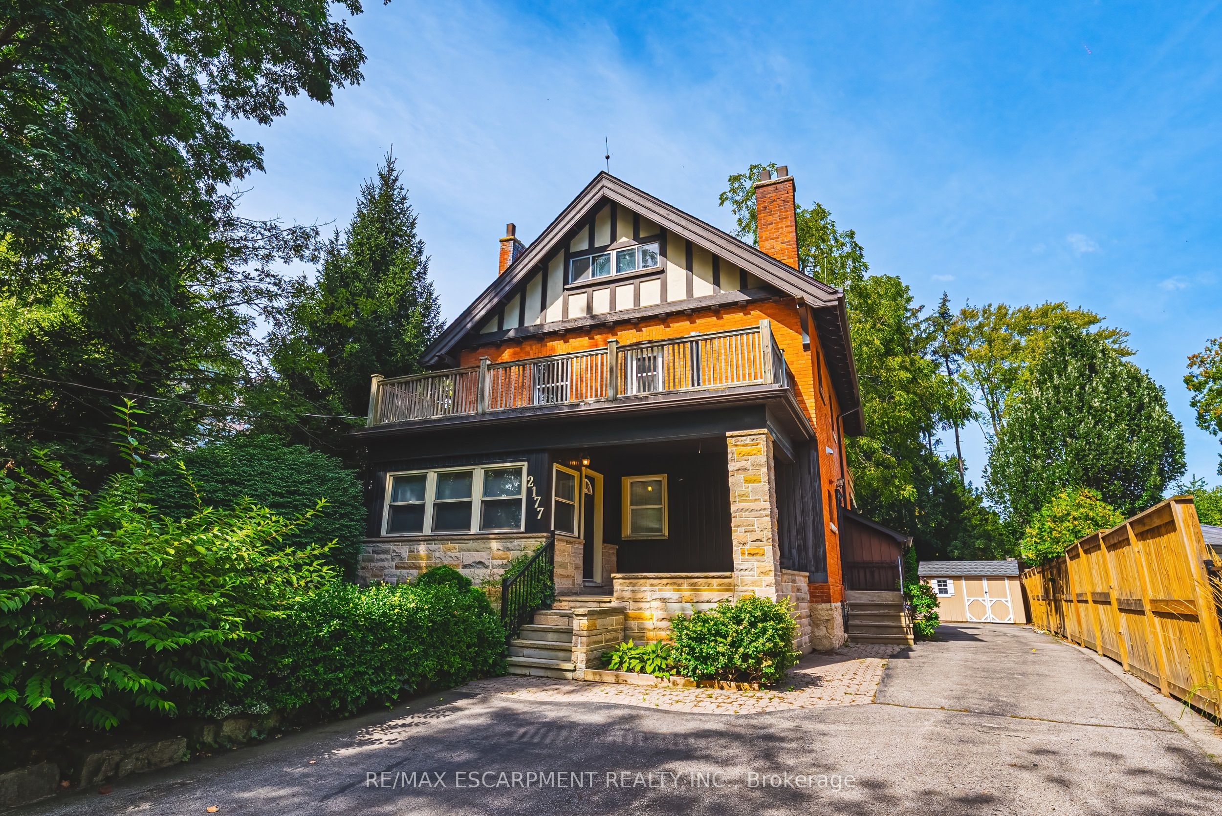 2177 Lakeshore Road Property Photo 1