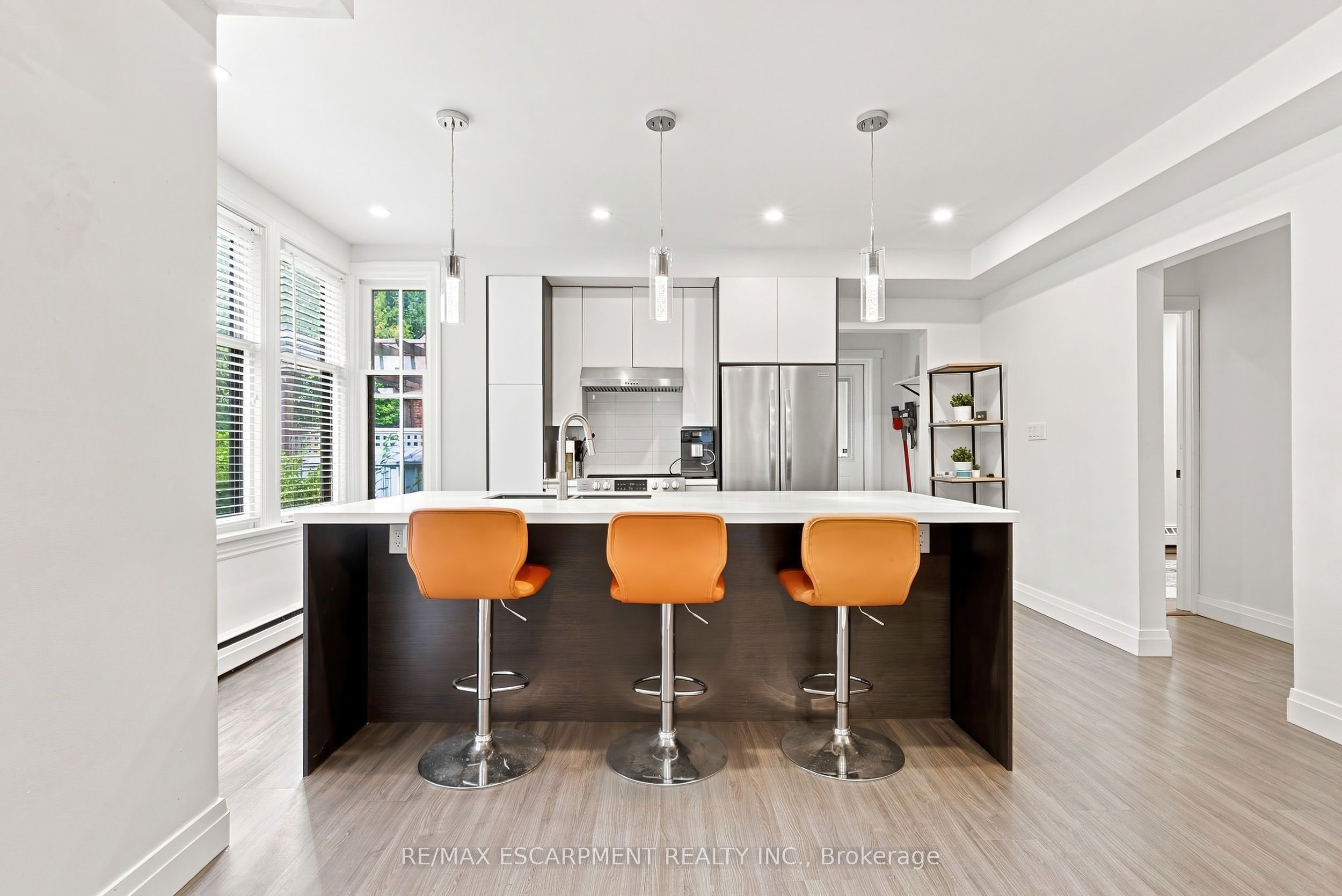 2177 Lakeshore Road Property Photo 7
