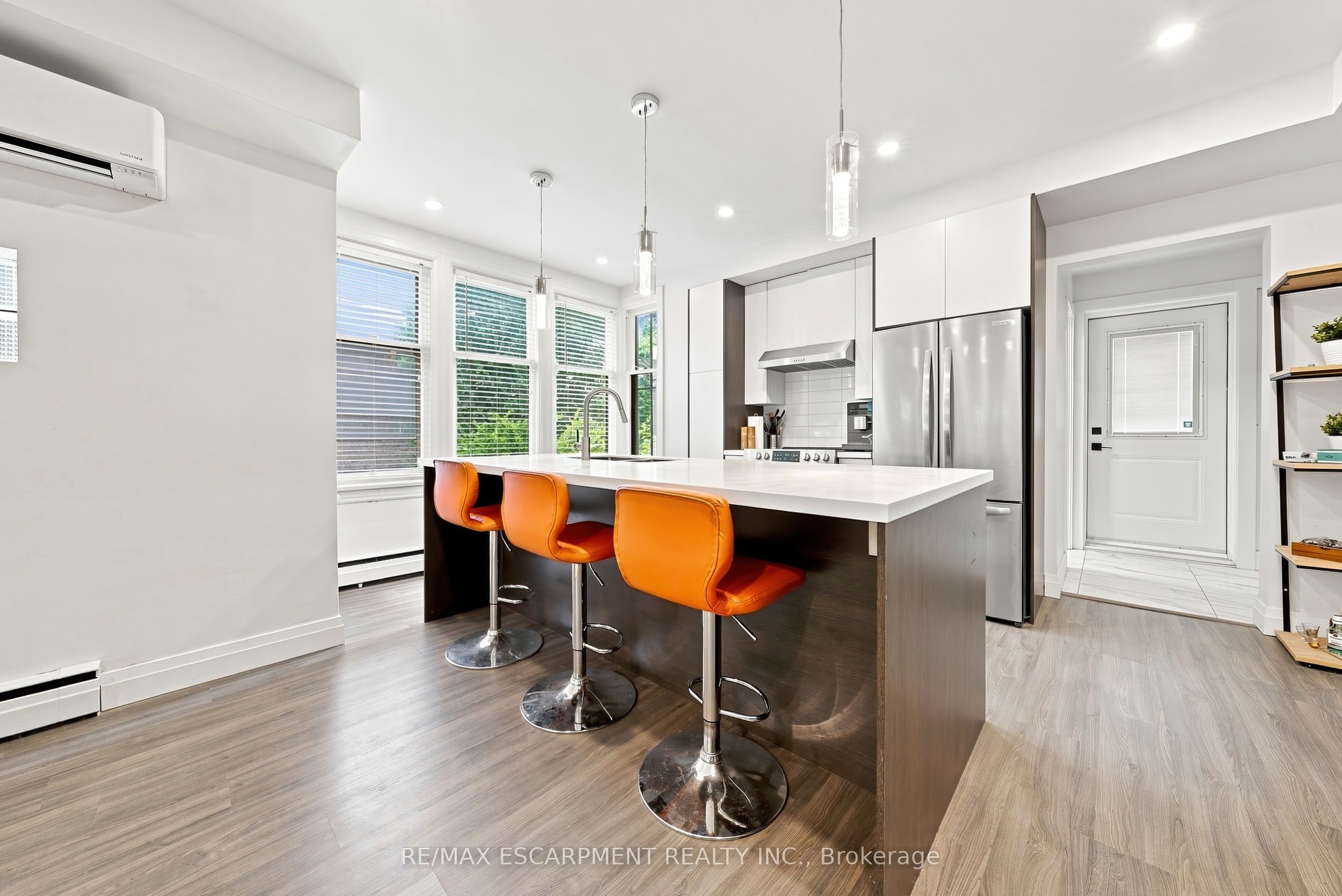 2177 Lakeshore Road Property Photo 8