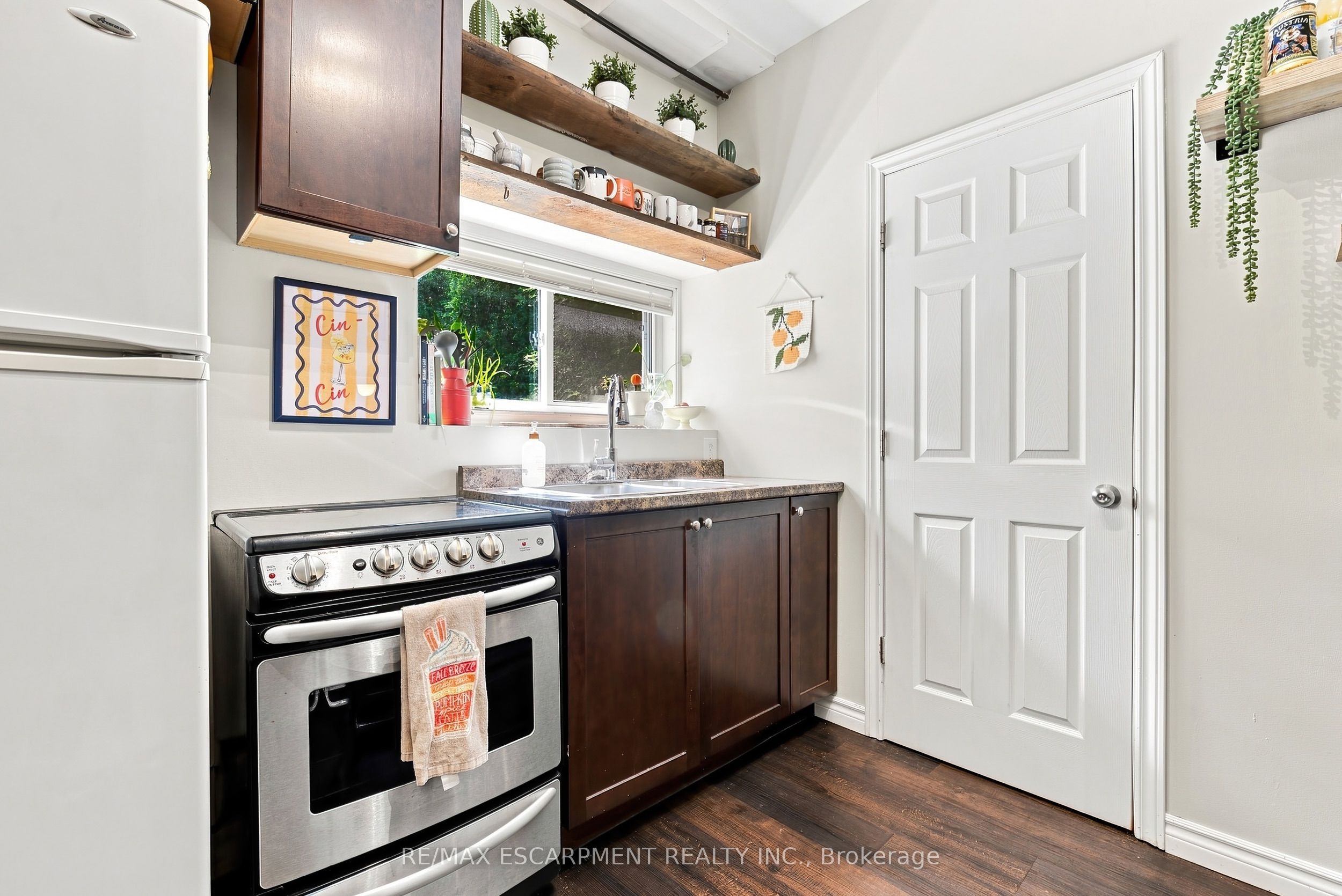 2177 Lakeshore Road Property Photo 21