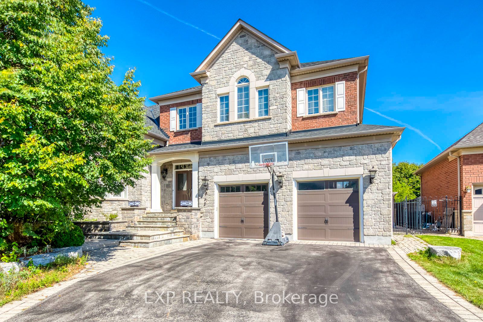 530 Golfview Court Property Photo 1