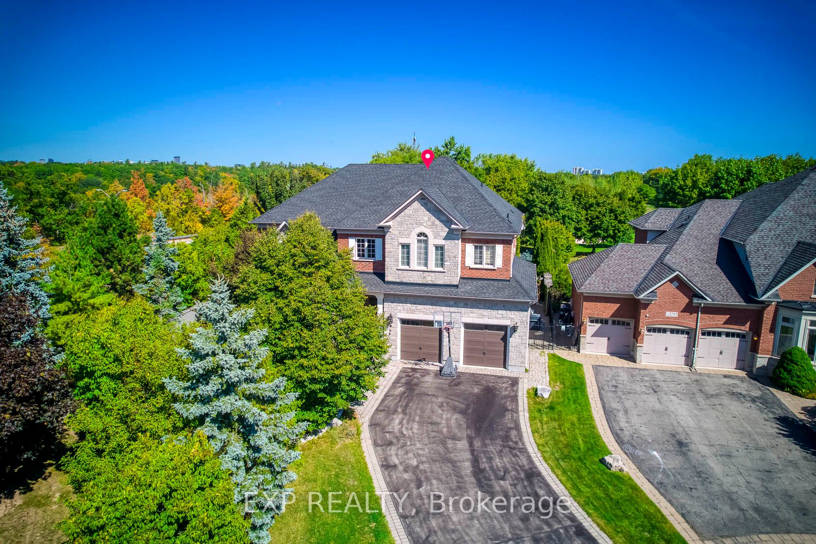 530 Golfview Court Property Photo 3