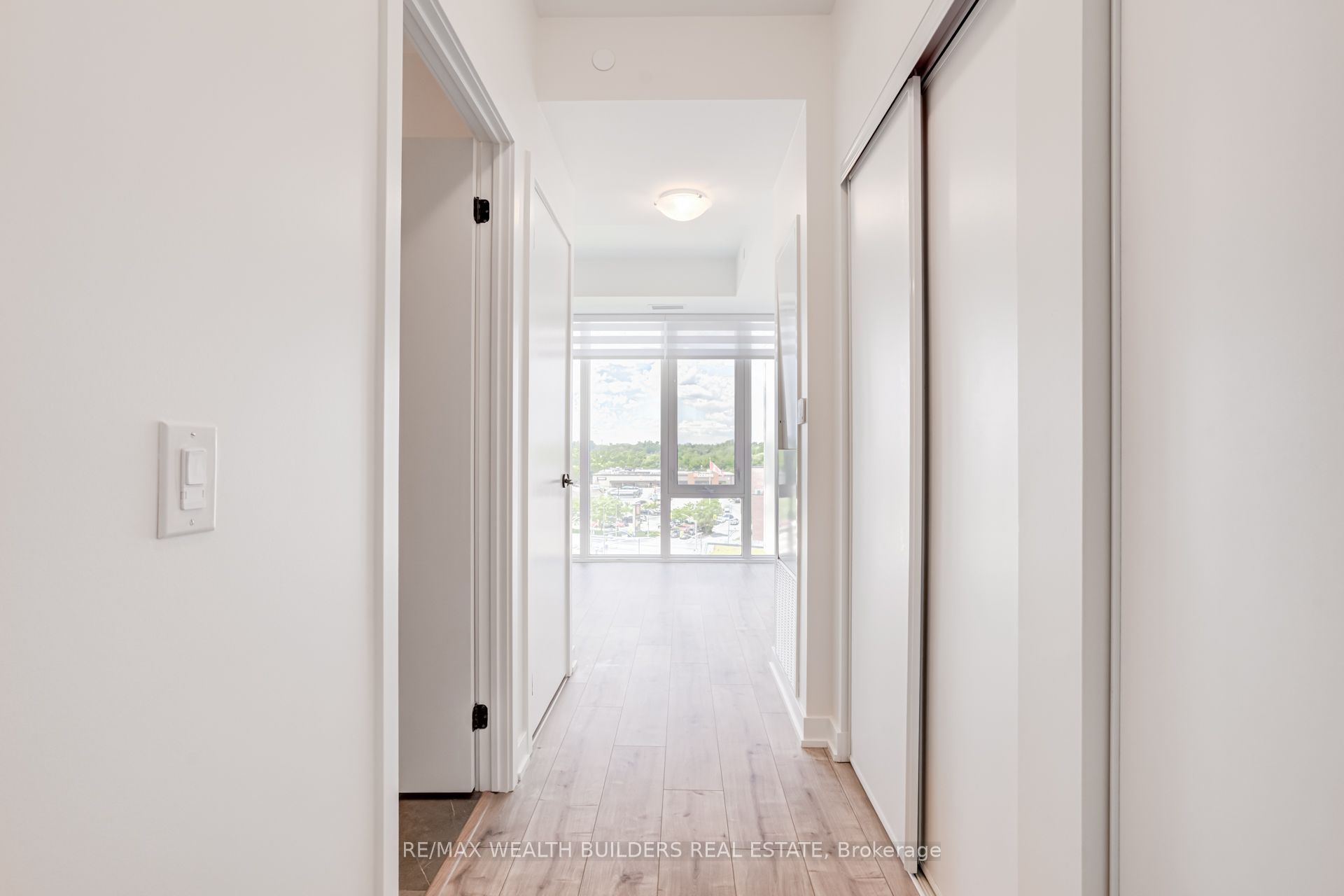 220 Missinnihe Way 714 Property Photo 4