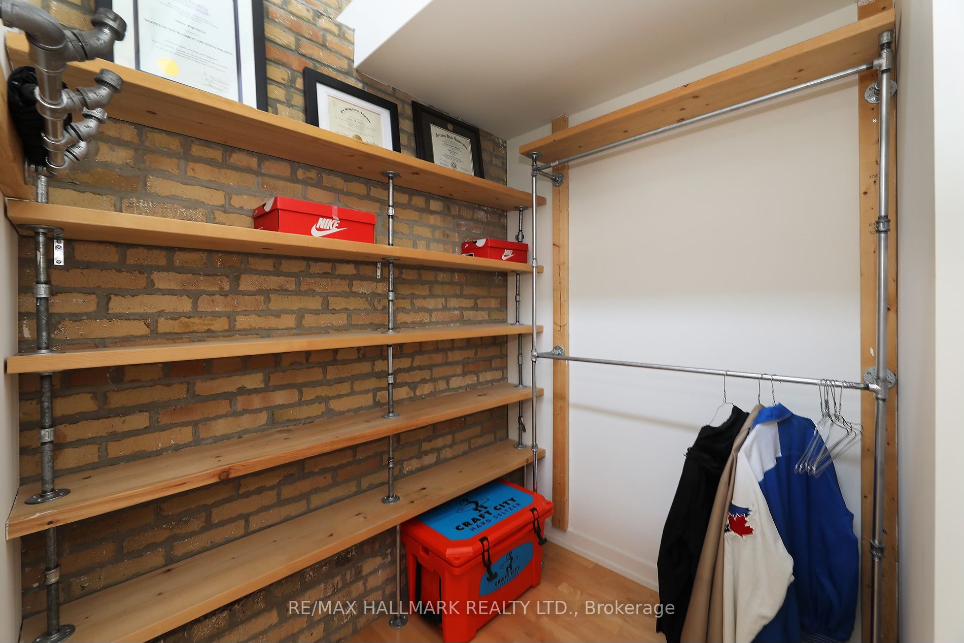 1100 Lansdowne Avenue 314 Property Photo 16