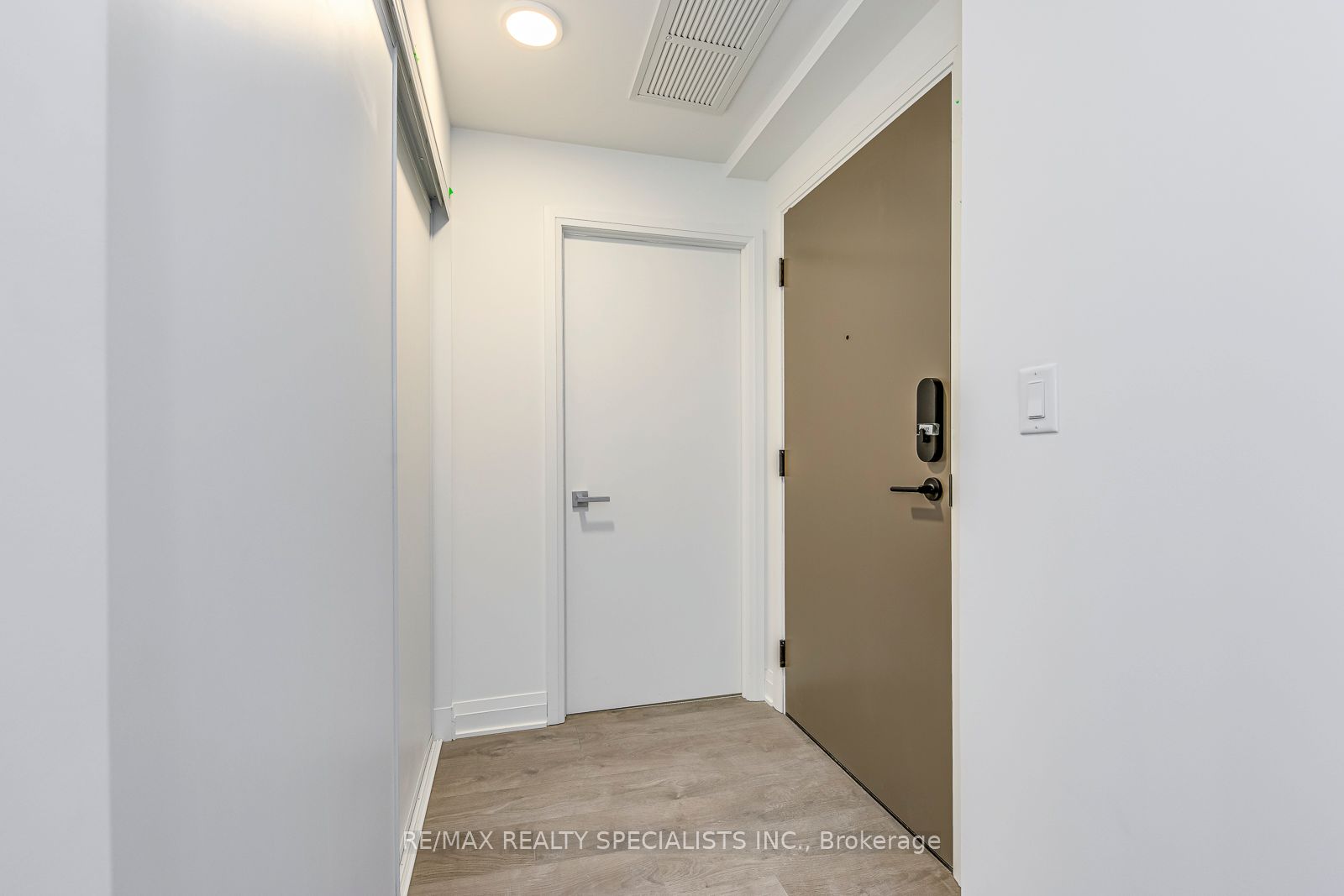 4015 The Exchange 4102 Property Photo 7