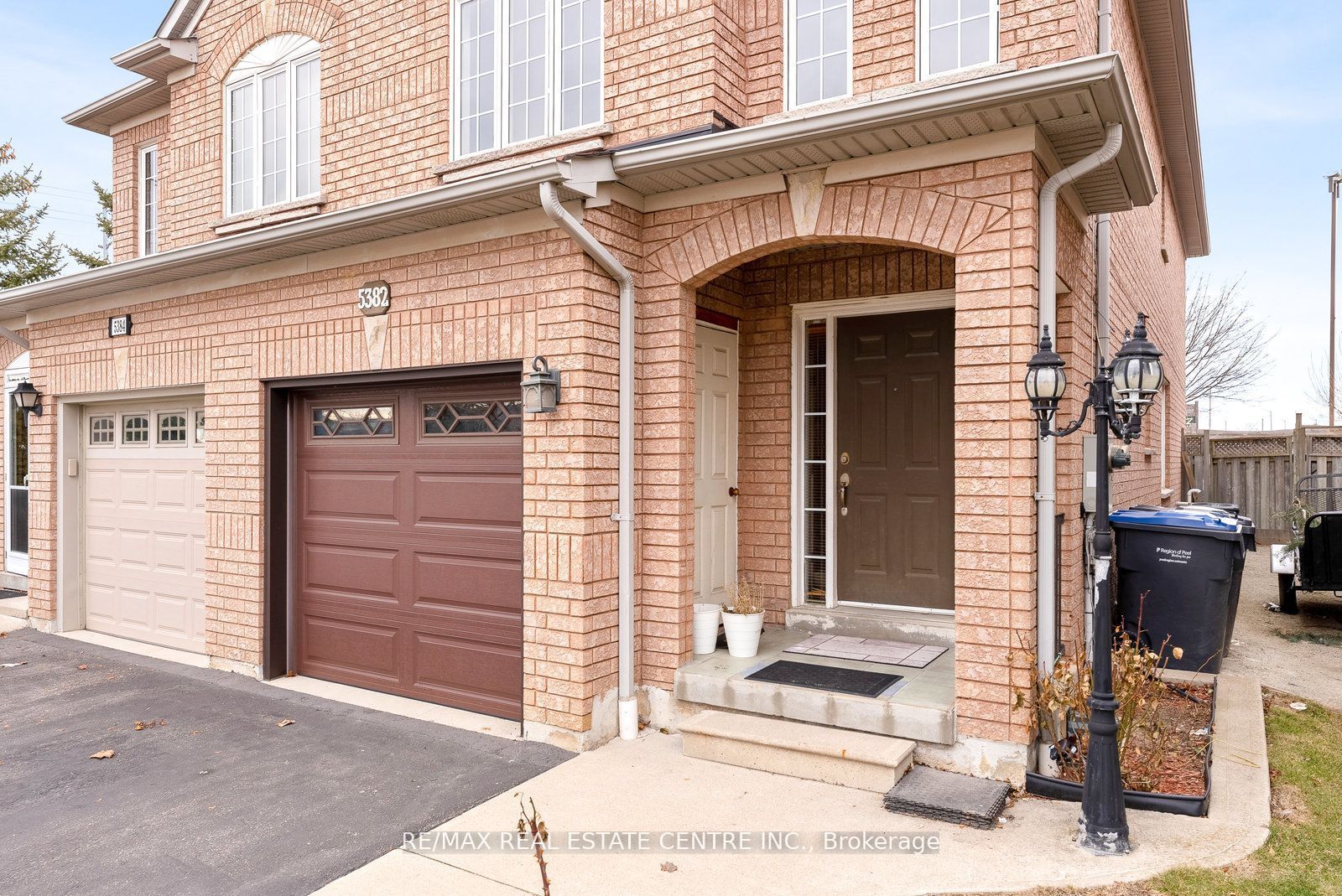 5382 Longhouse Crescent Upper Property Photo 1