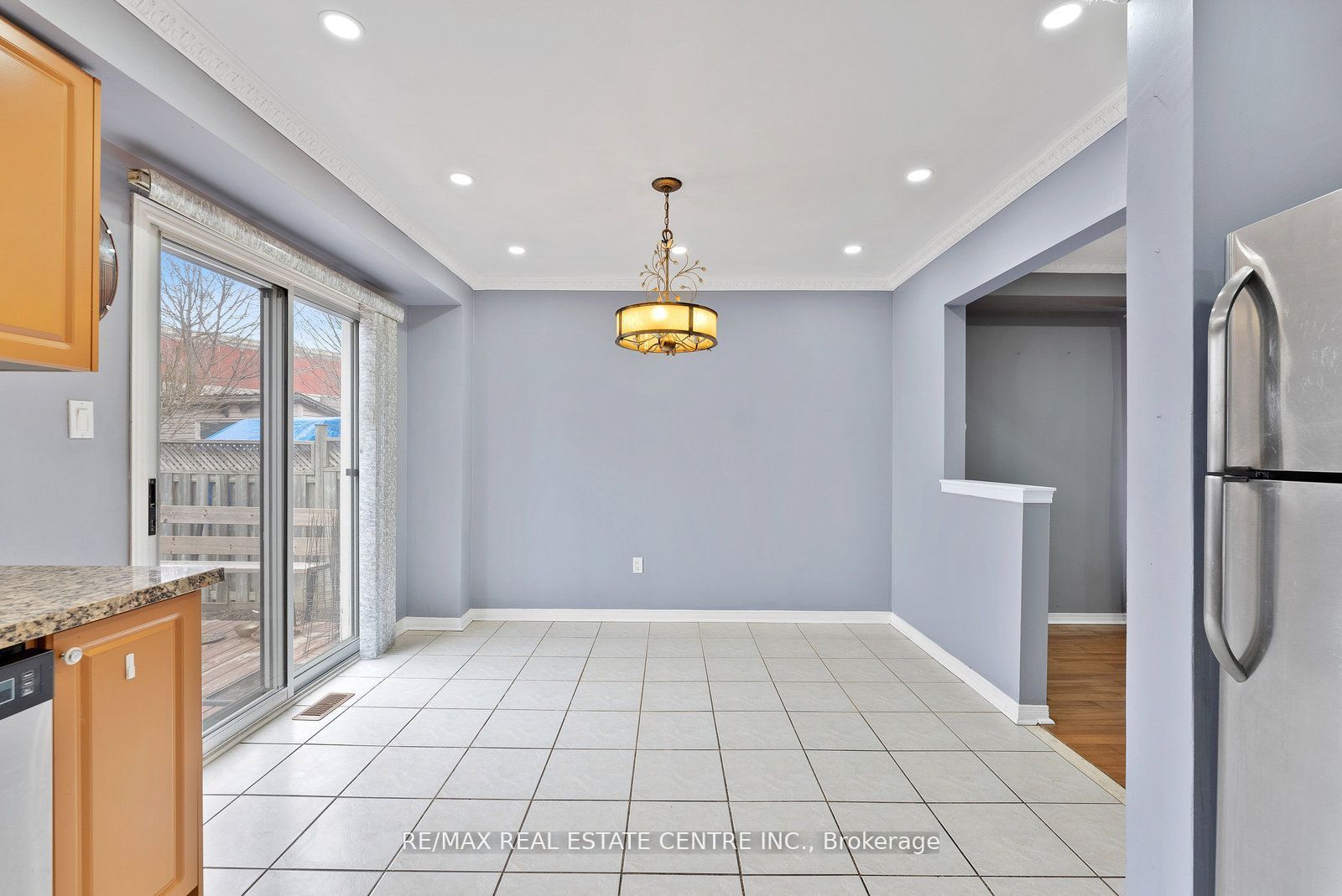 5382 Longhouse Crescent Upper Property Photo 14