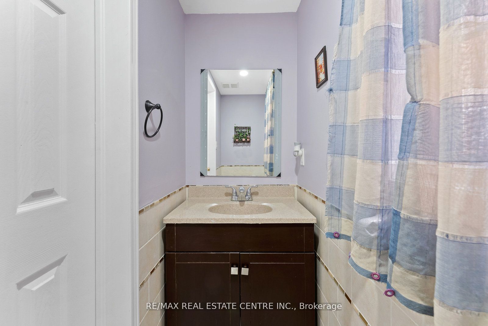 5382 Longhouse Crescent Upper Property Photo 18