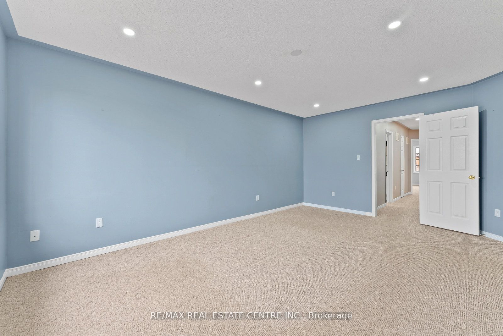 5382 Longhouse Crescent Upper Property Photo 24