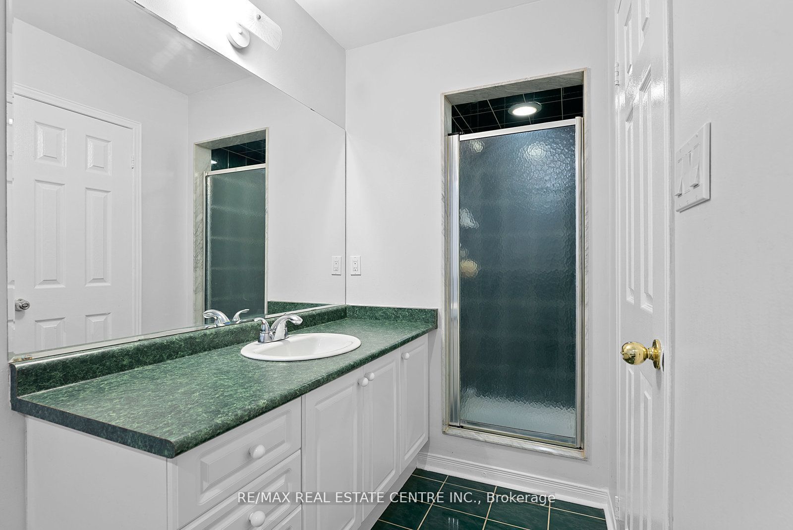 5382 Longhouse Crescent Upper Property Photo 28