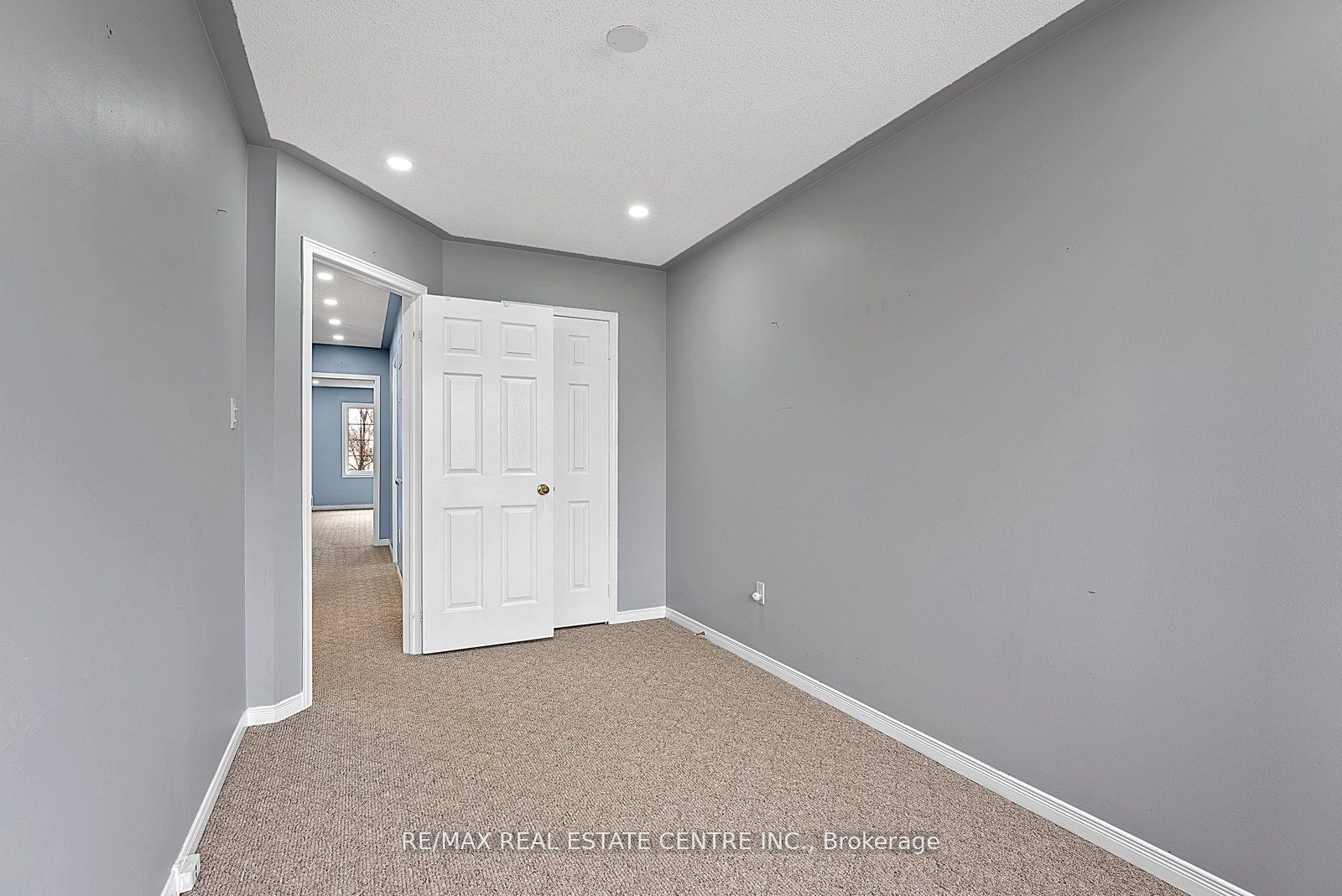 5382 Longhouse Crescent Upper Property Photo 36