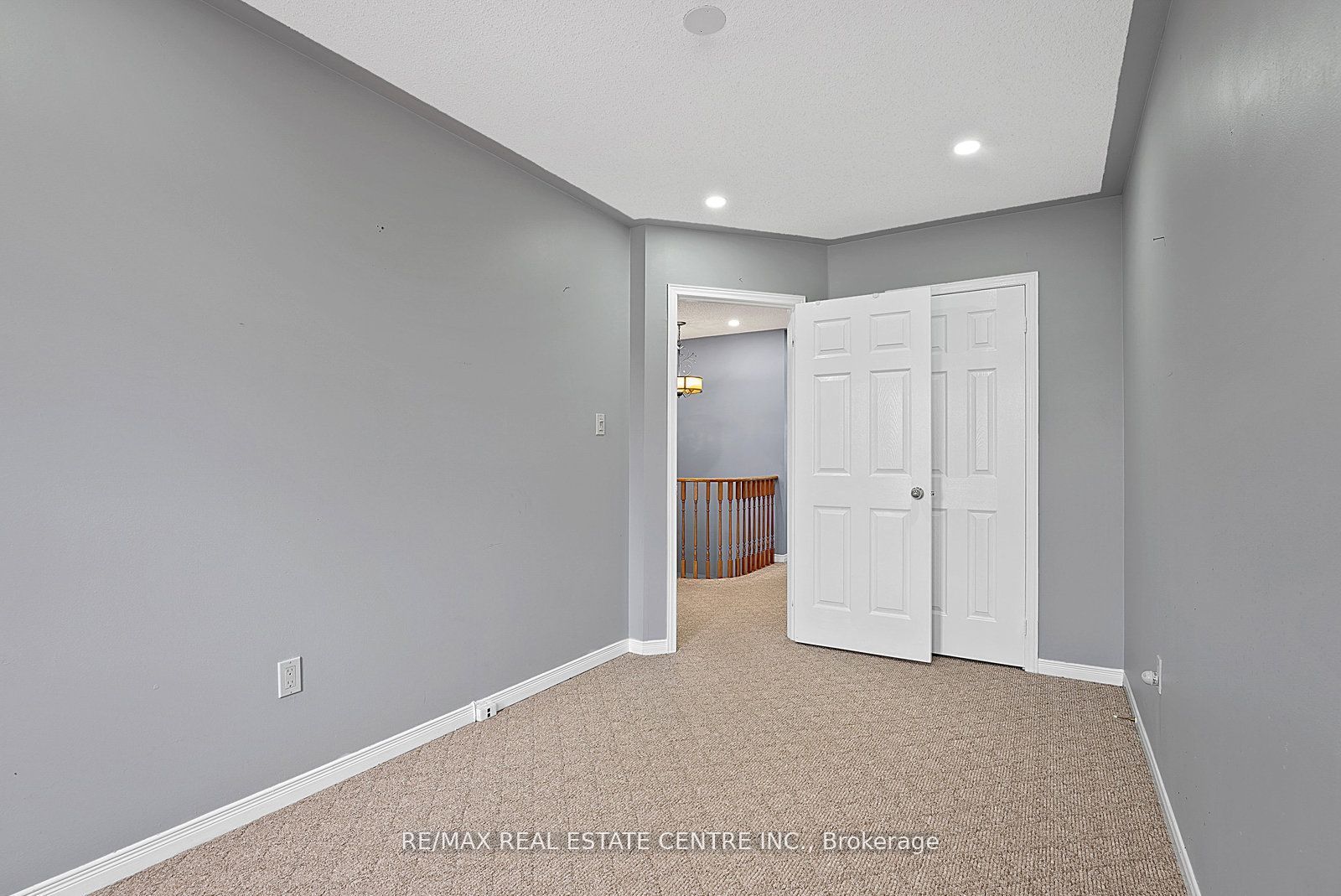 5382 Longhouse Crescent Upper Property Photo 37