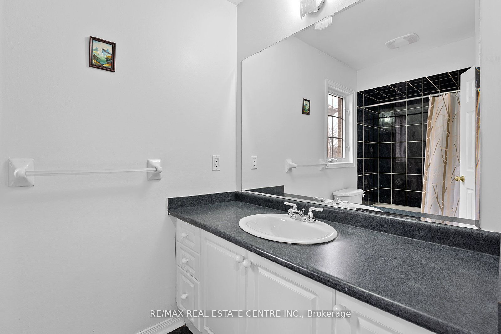 5382 Longhouse Crescent Upper Property Photo 38