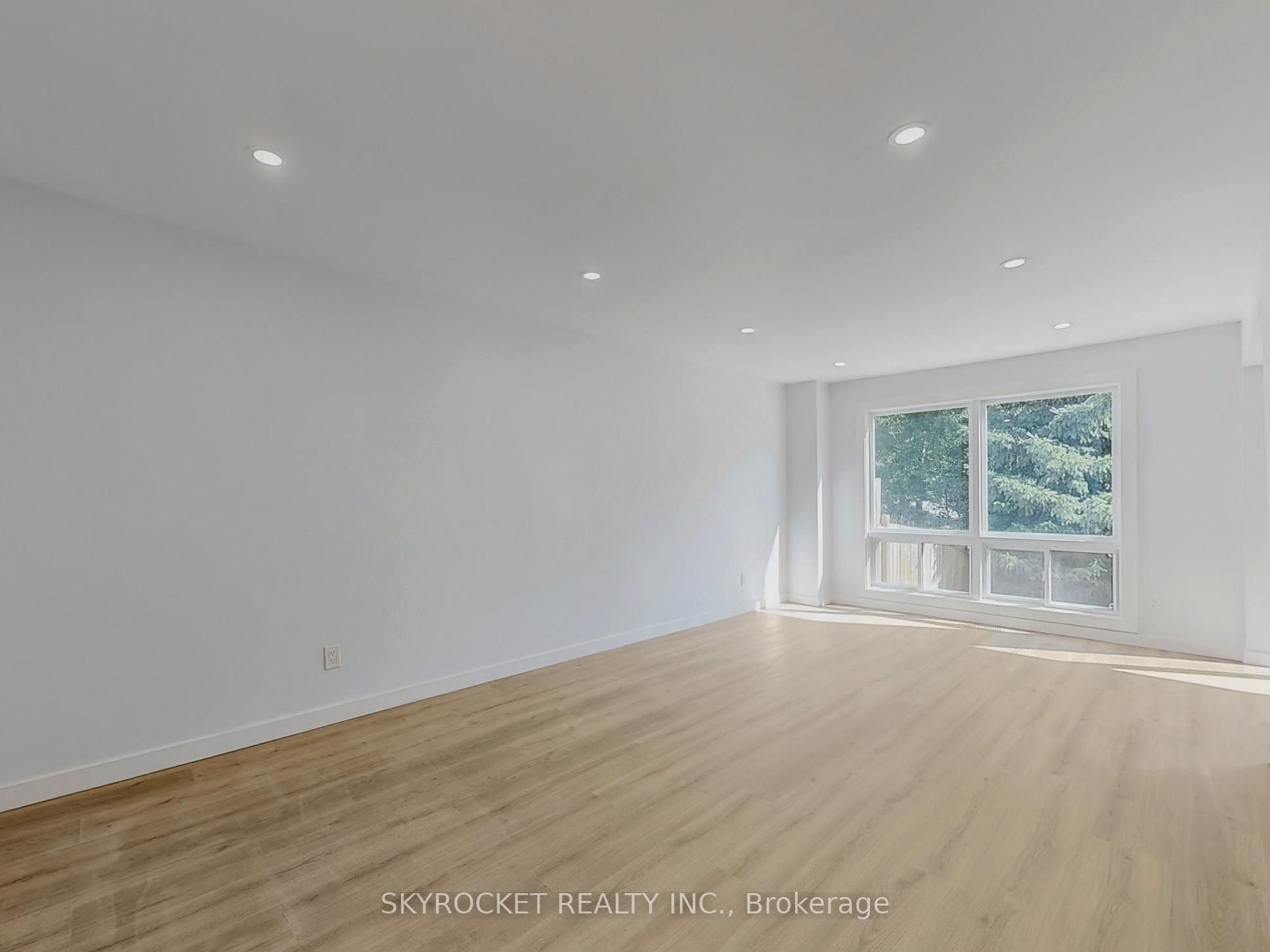 125 Bythia Street Property Photo 2