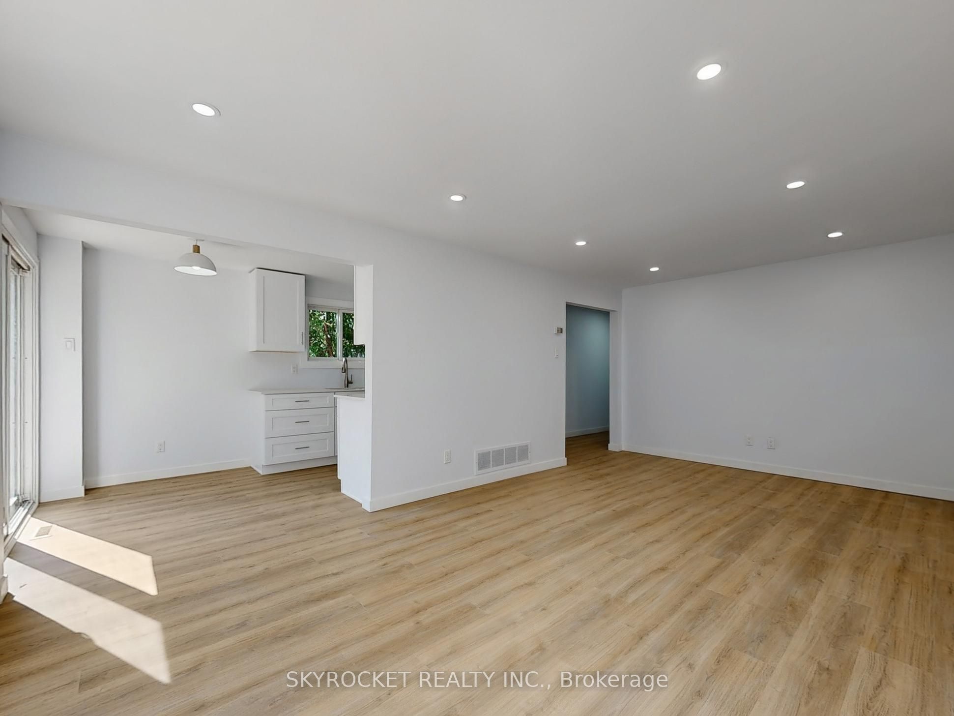 125 Bythia Street Property Photo 5