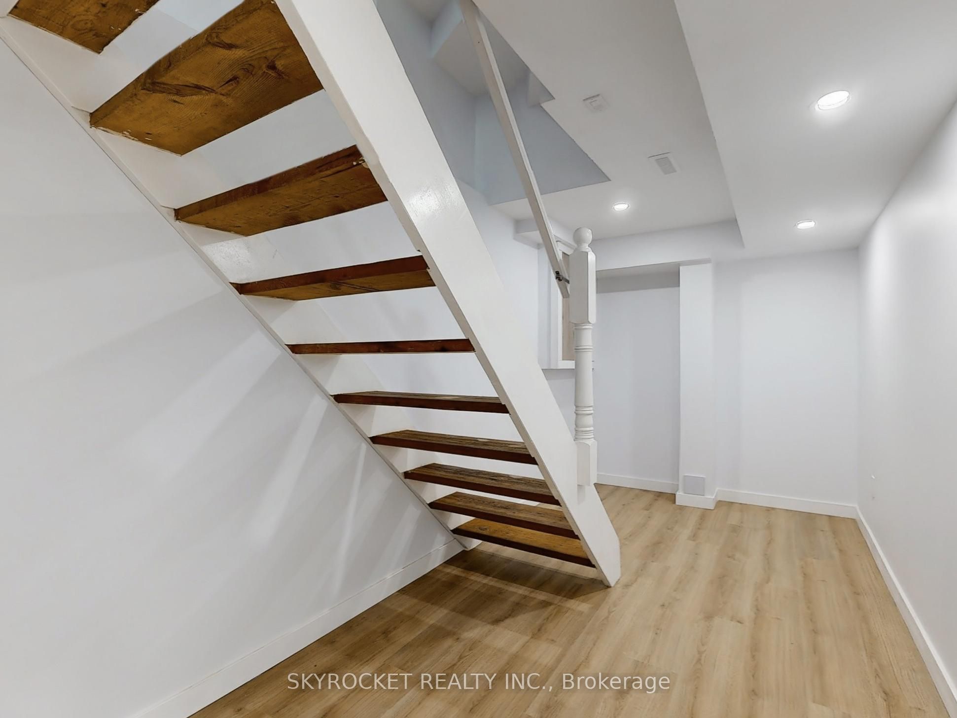 125 Bythia Street Property Photo 22
