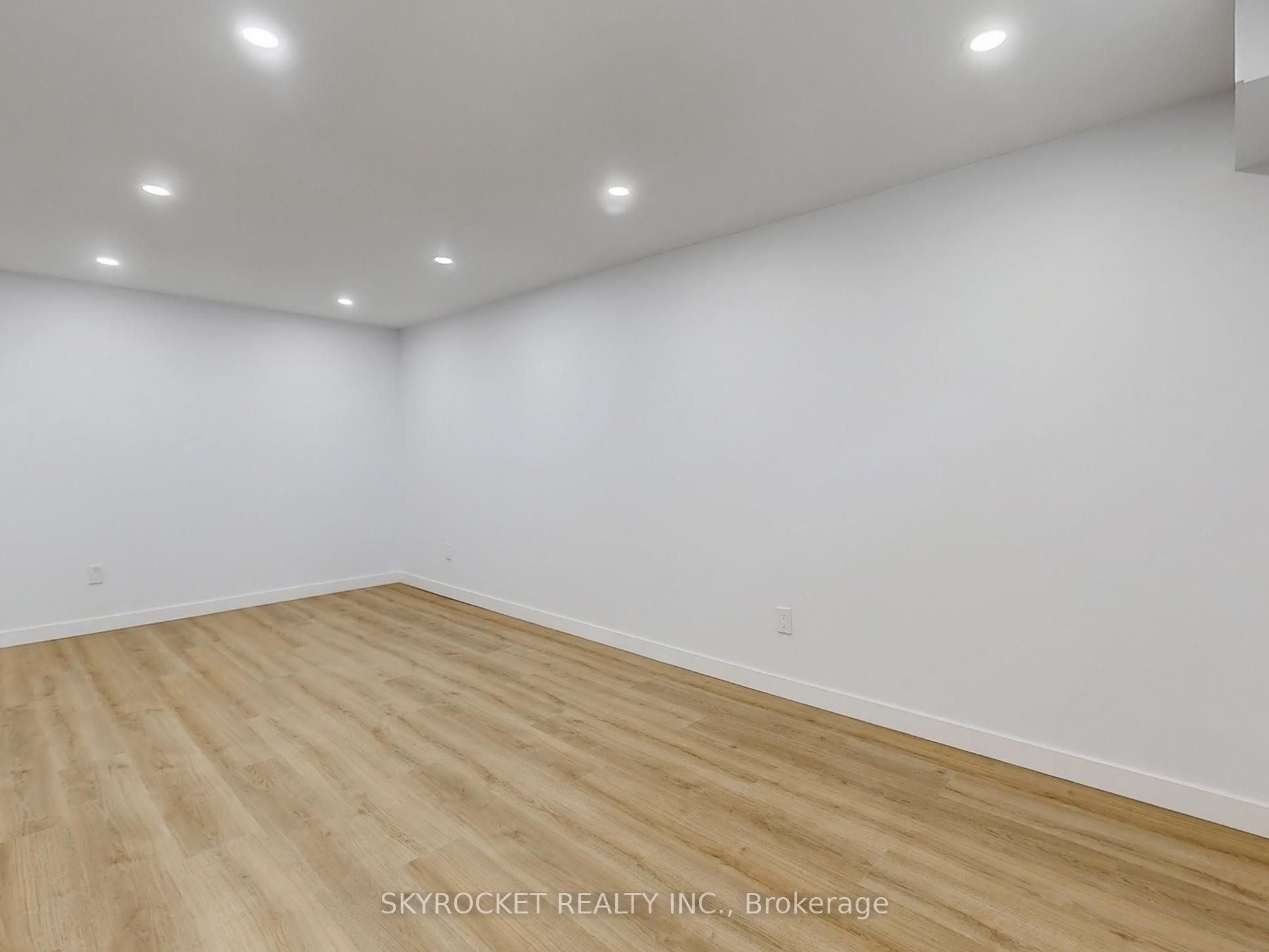 125 Bythia Street Property Photo 23