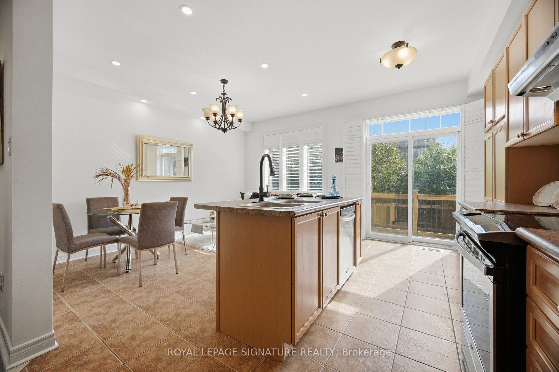 3250 Sunlight Street Property Photo 11