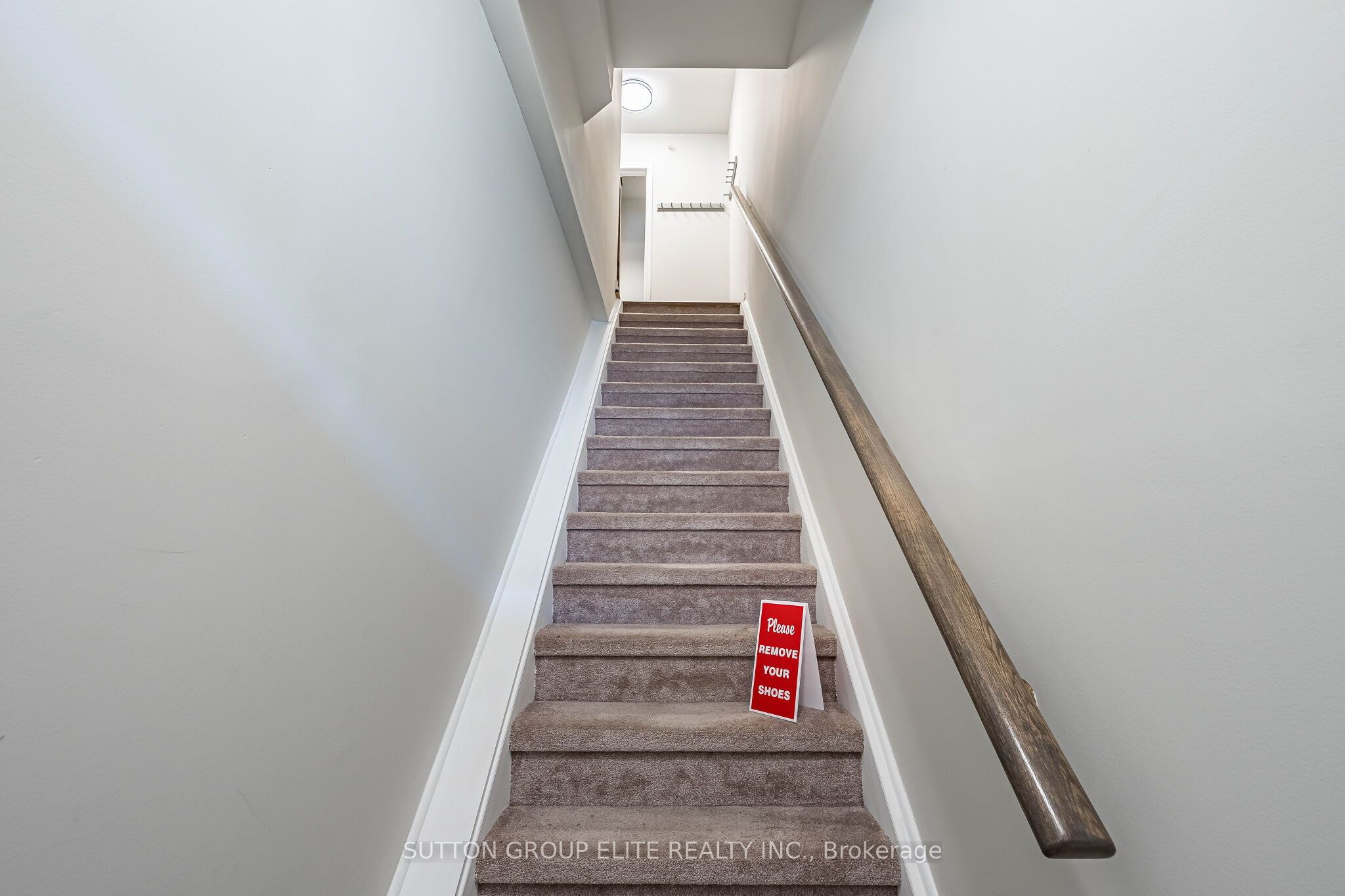 19 Applewood Lane 245 Property Photo 3