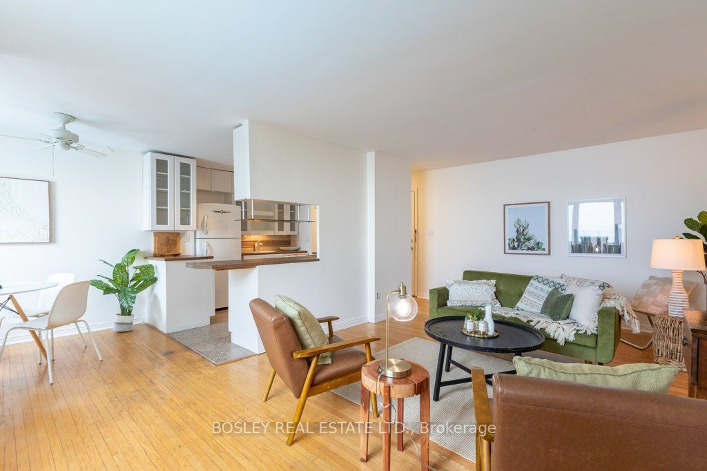 2693 Lakeshore Boulevard W 1 Property Photo 7