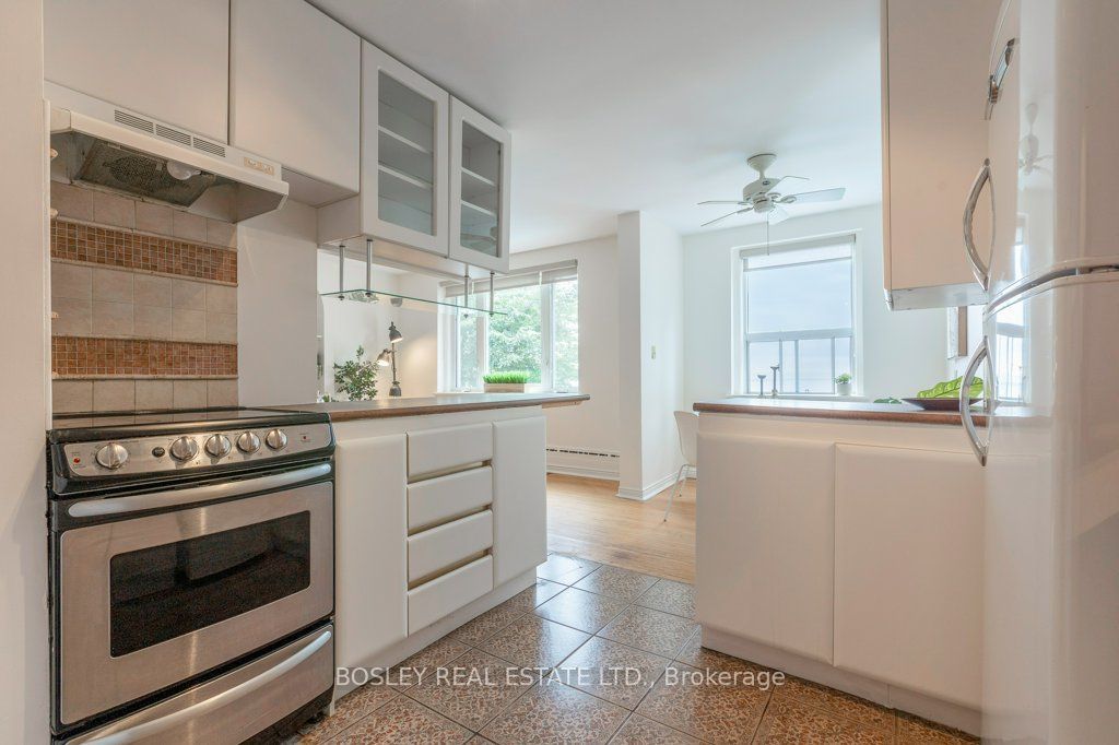 2693 Lakeshore Boulevard W 1 Property Photo 13