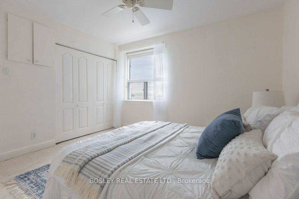 2693 Lakeshore Boulevard W 1 Property Photo 17